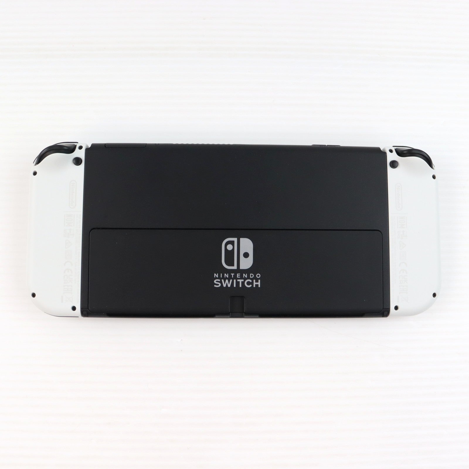 【中古即納】[Switch] (本体) Nintendo Switch(ニンテンドースイッチ) 有機ELモデル Joy-Con(L)/R ホワイト 任天堂(HEG-S-KAAAA)(20211008)