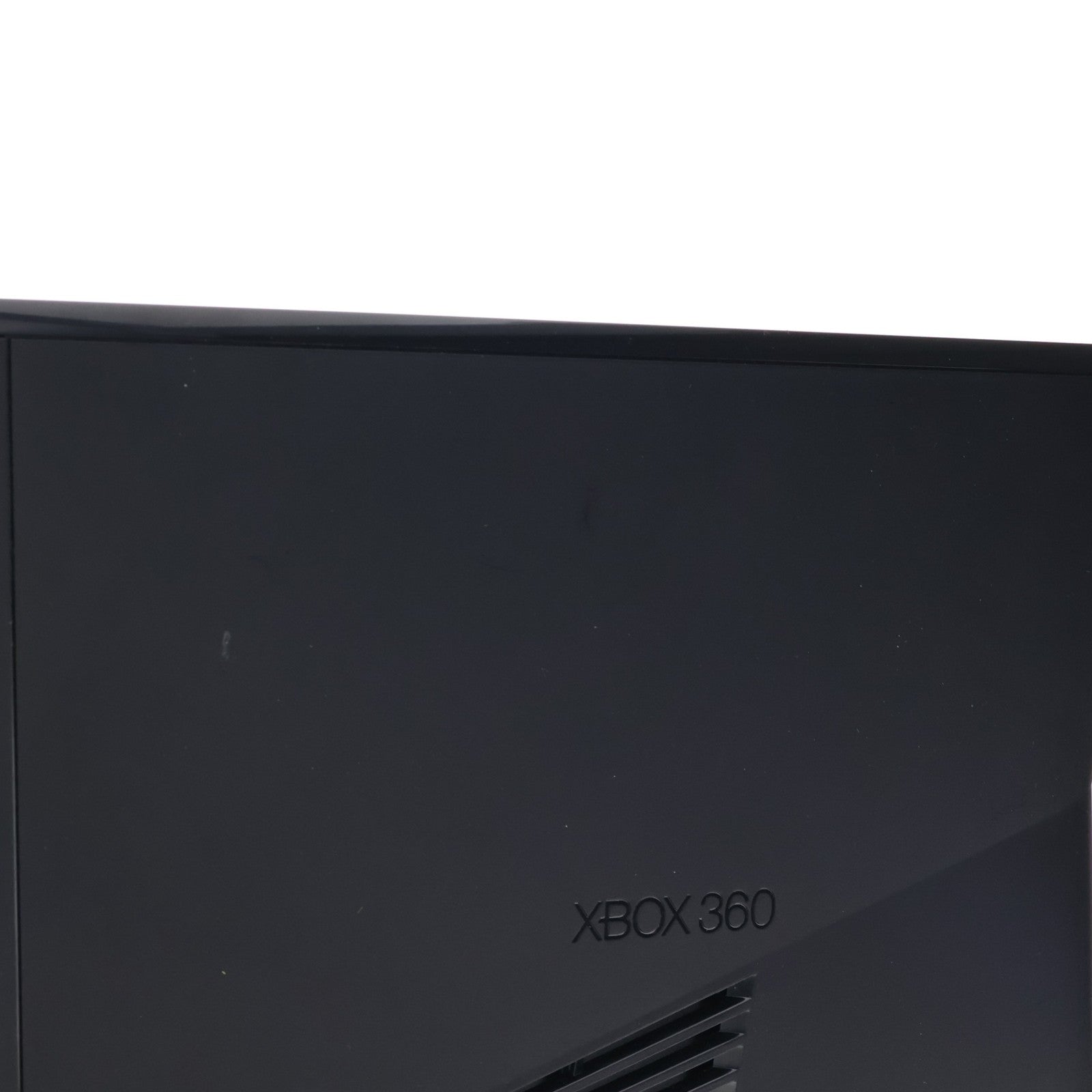 【中古即納】[Xbox360] (本体) Xbox 360 4GB+Kinect(キネクト) バリューパック(キネクトアドベンチャー&ユアシェイプ同梱) マイクロソフト(S9G-00030)(20111013)