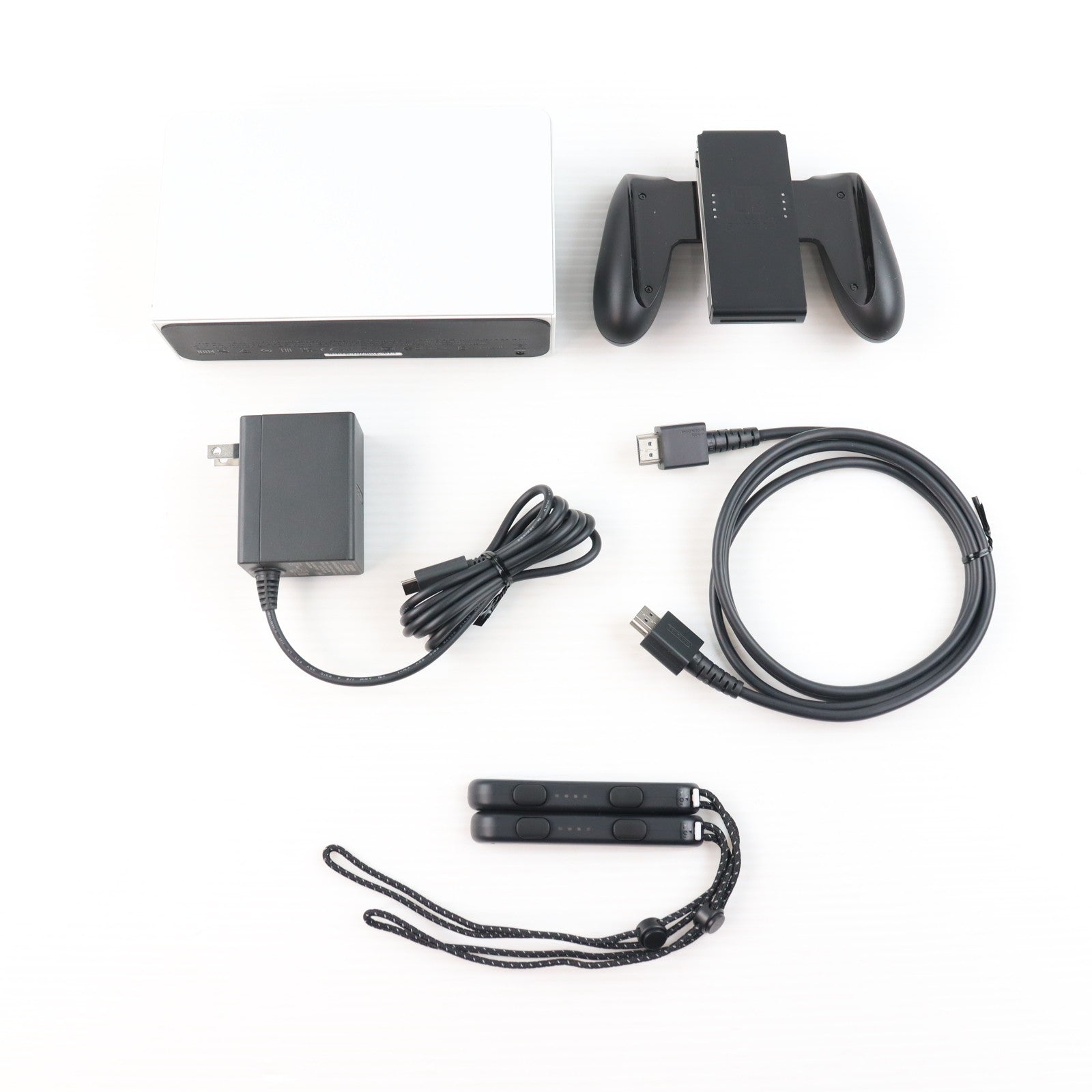 【中古即納】[Switch] (本体) Nintendo Switch(ニンテンドースイッチ) 有機ELモデル Joy-Con(L)/R ホワイト 任天堂(HEG-S-KAAAA)(20211008)