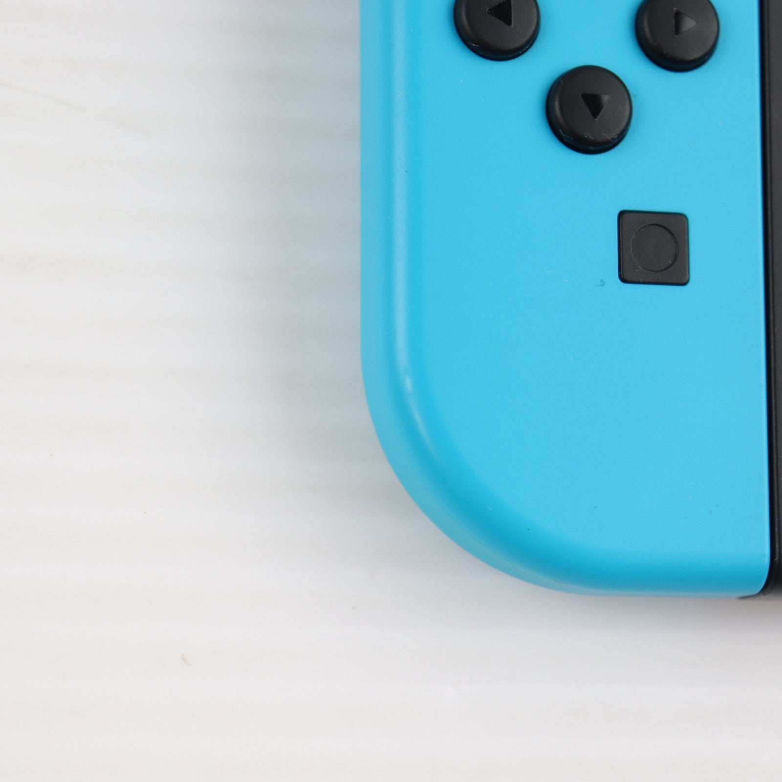 【中古即納】[Switch] (本体) Nintendo Switch(ニンテンドースイッチ) Joy-Con(L) ネオンブルー/R ネオンレッド 任天堂(HAC-S-KABAA)(20170303)