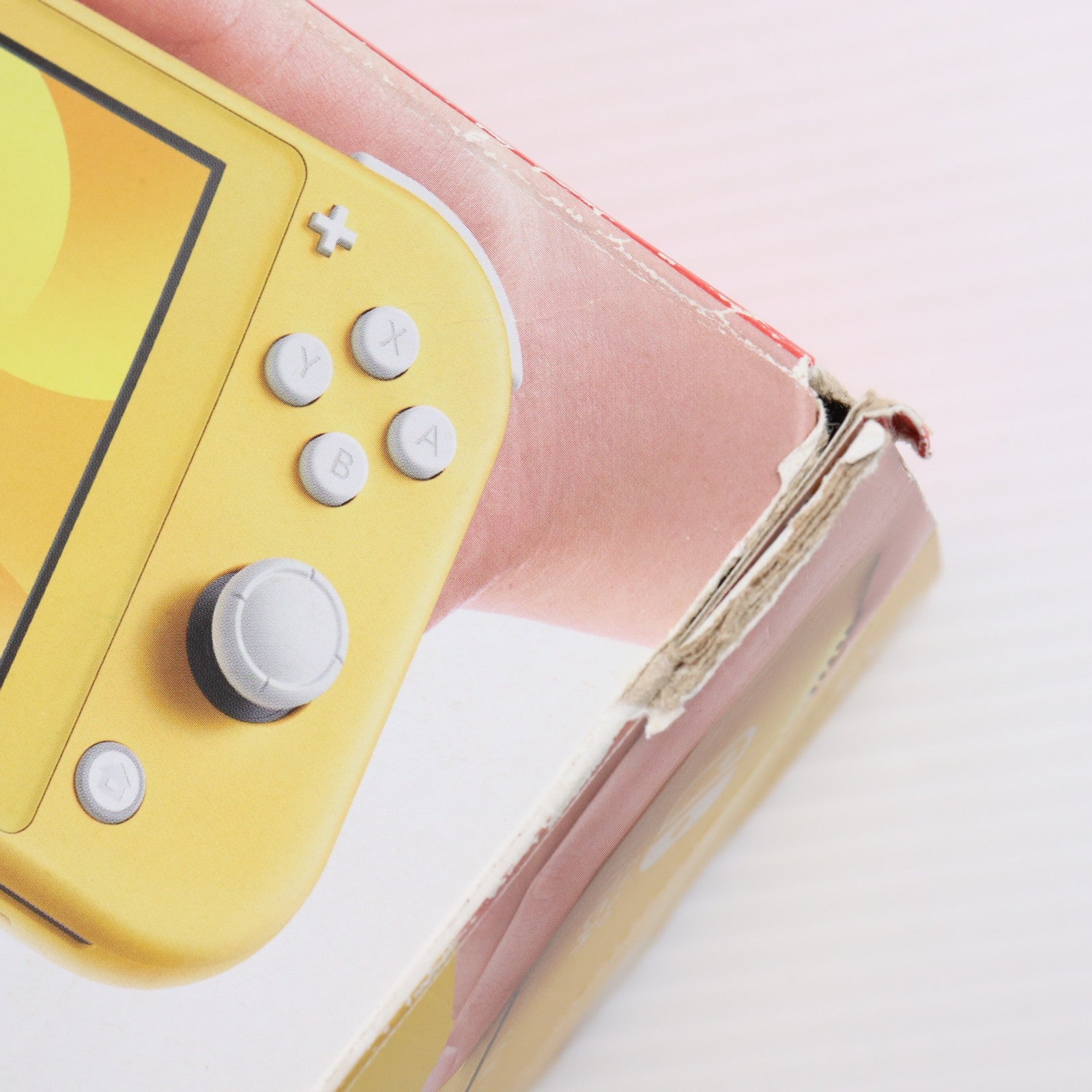 【中古即納】[Switch] (本体) Nintendo Switch Lite(ニンテンドースイッチライト) イエロー 任天堂(HDH-S-YAZAA)(20190920)