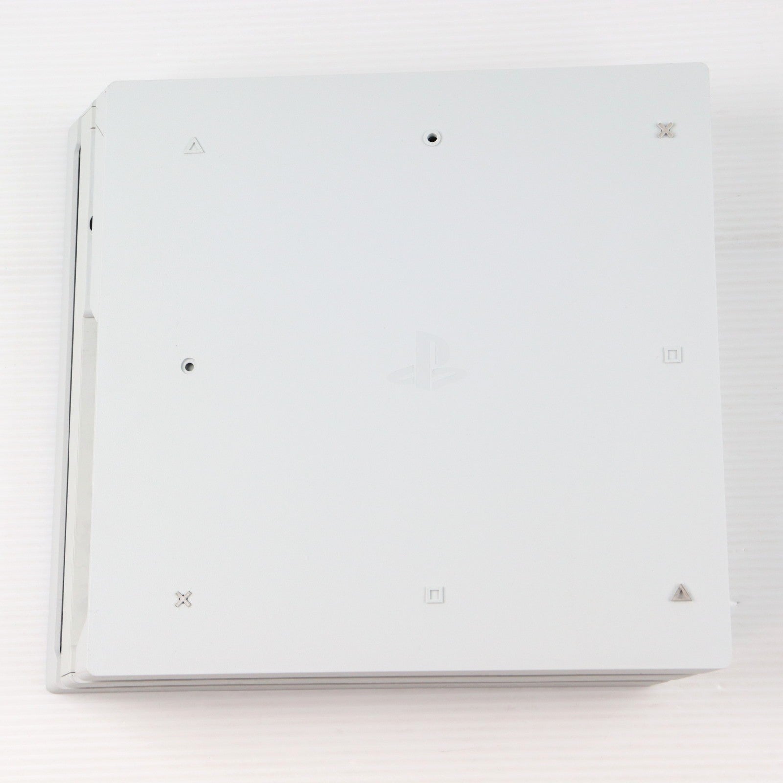 【中古即納】[PS4] (本体) PlayStation 4 Pro(プレイステーション4 プロ) グレイシャー・ホワイト 1TB SIE(CUH-7200BB02)(20181012)