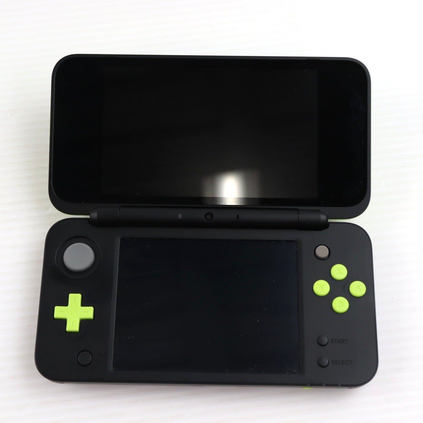 【中古即納】[3DS] (本体) Newニンテンドー2DS LL ブラック×ライム 任天堂(JAN-S-MAAA)(20171005)