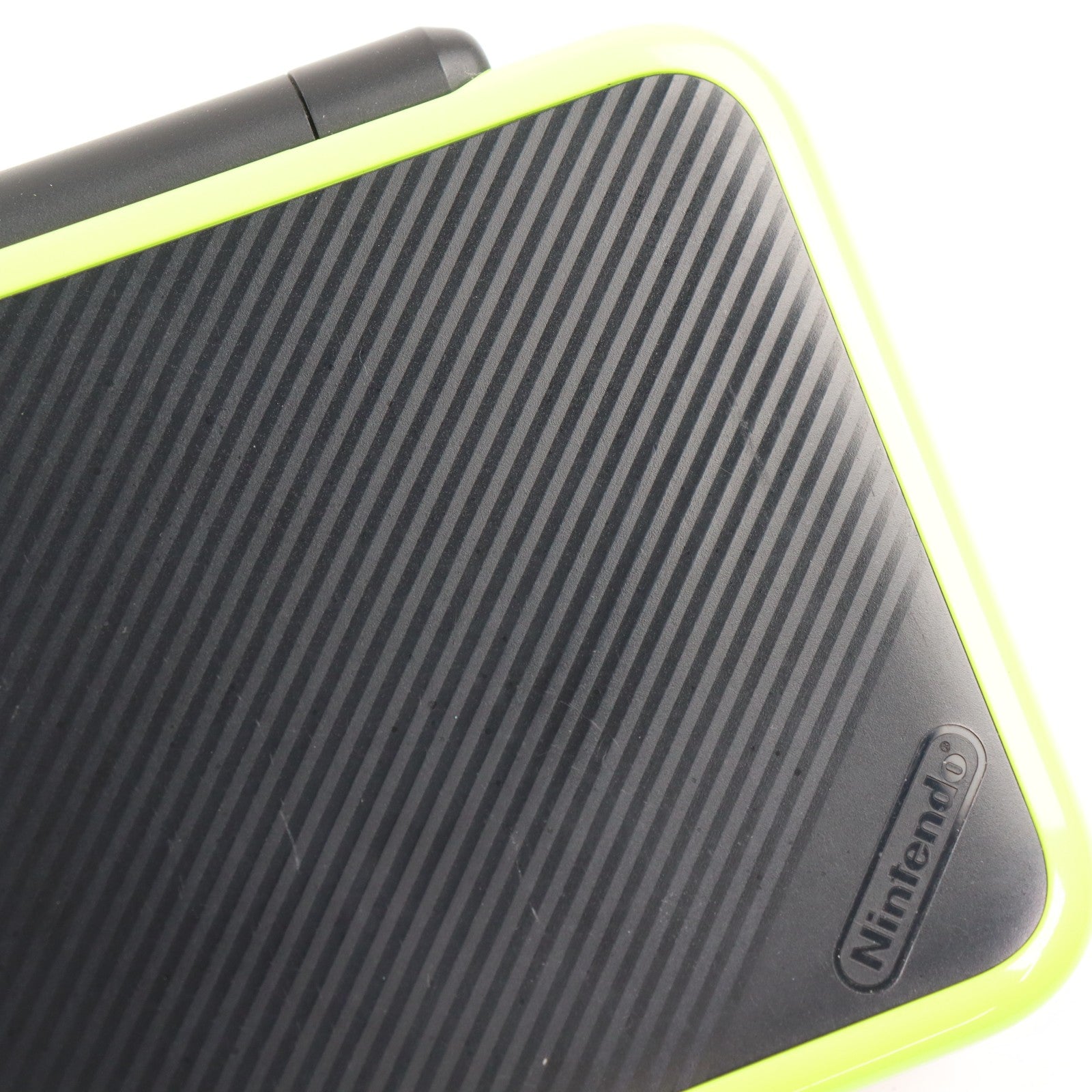 【中古即納】[3DS] (本体) Newニンテンドー2DS LL ブラック×ライム 任天堂(JAN-S-MAAA)(20171005)