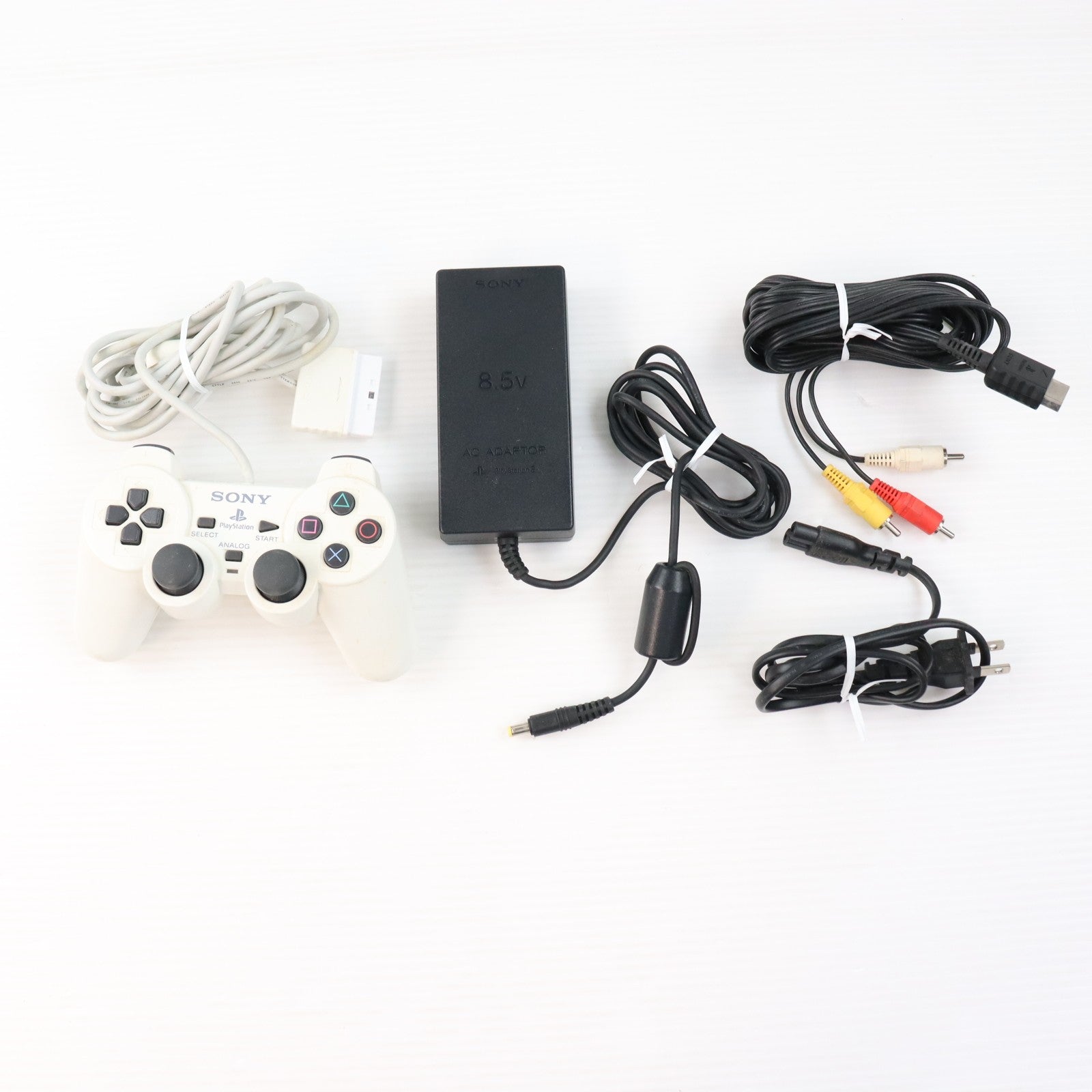 【中古即納】[PS2] (本体) プレイステーション2 PlayStation2 セラミック・ホワイト SCE(SCPH-77000CW)(20060915)