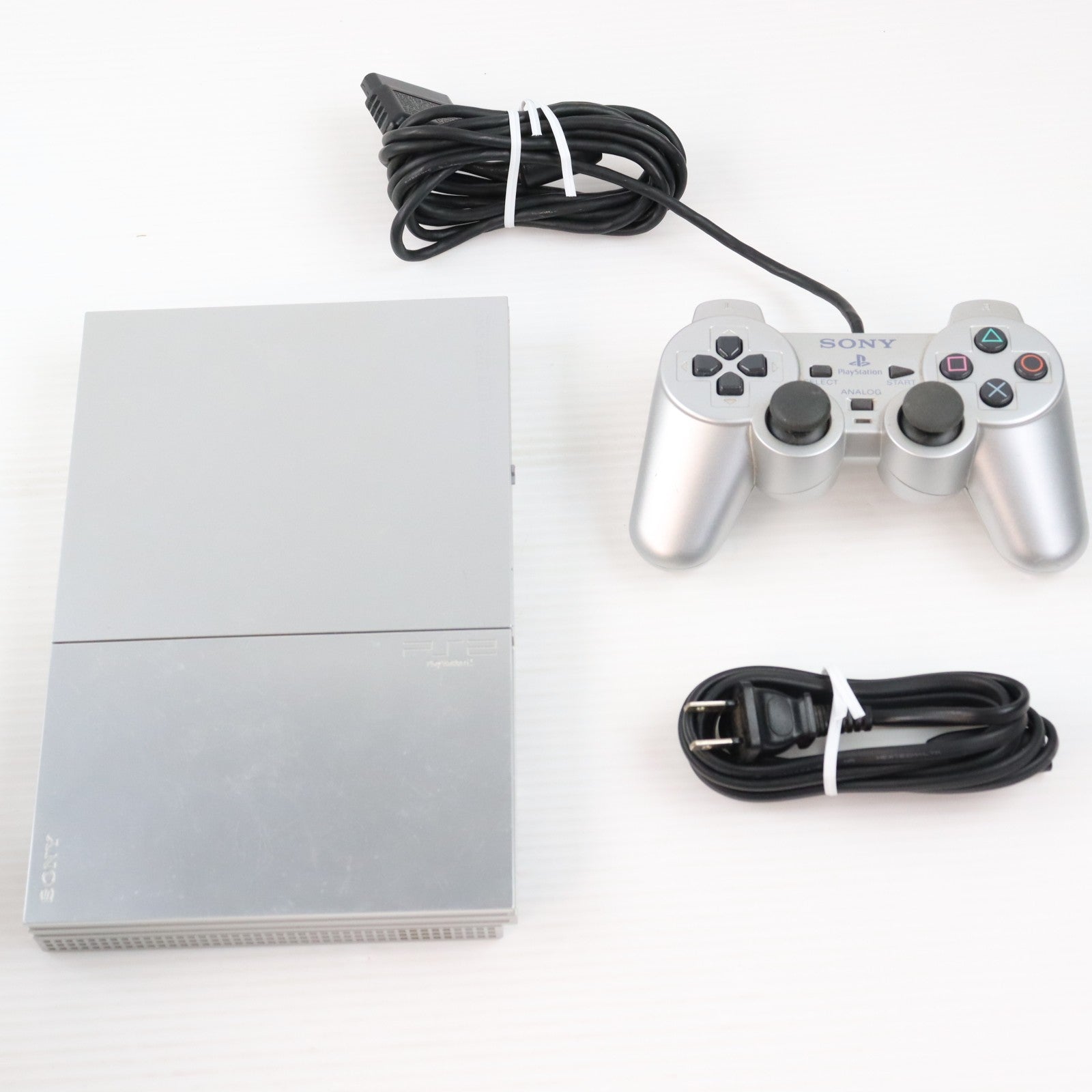 【中古即納】[PS2] (本体) PlayStation 2(プレイステーション2) サテン・シルバー SCE(SCPH-90000SS)(20071122)