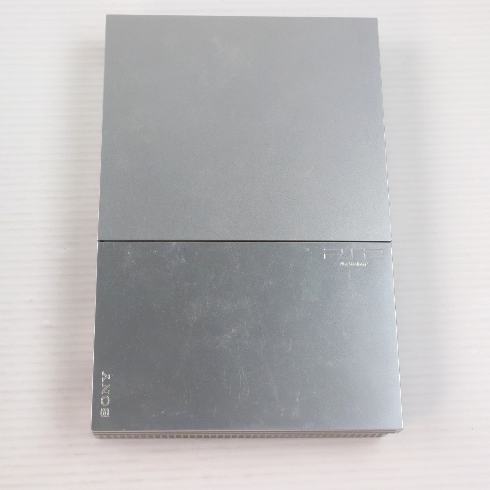 【中古即納】[PS2] (本体) PlayStation 2(プレイステーション2) サテン・シルバー SCE(SCPH-90000SS)(20071122)