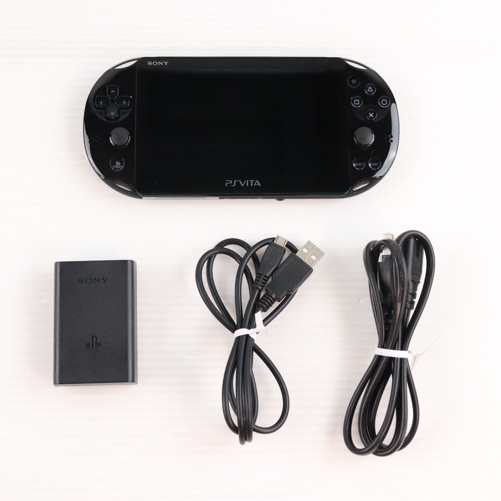 【中古即納】[PSVita] (本体) PlayStation Vita(プレイステーション ヴィータ) Wi-Fiモデル ブラック SCE(PCH-2000ZA11)(20131010)