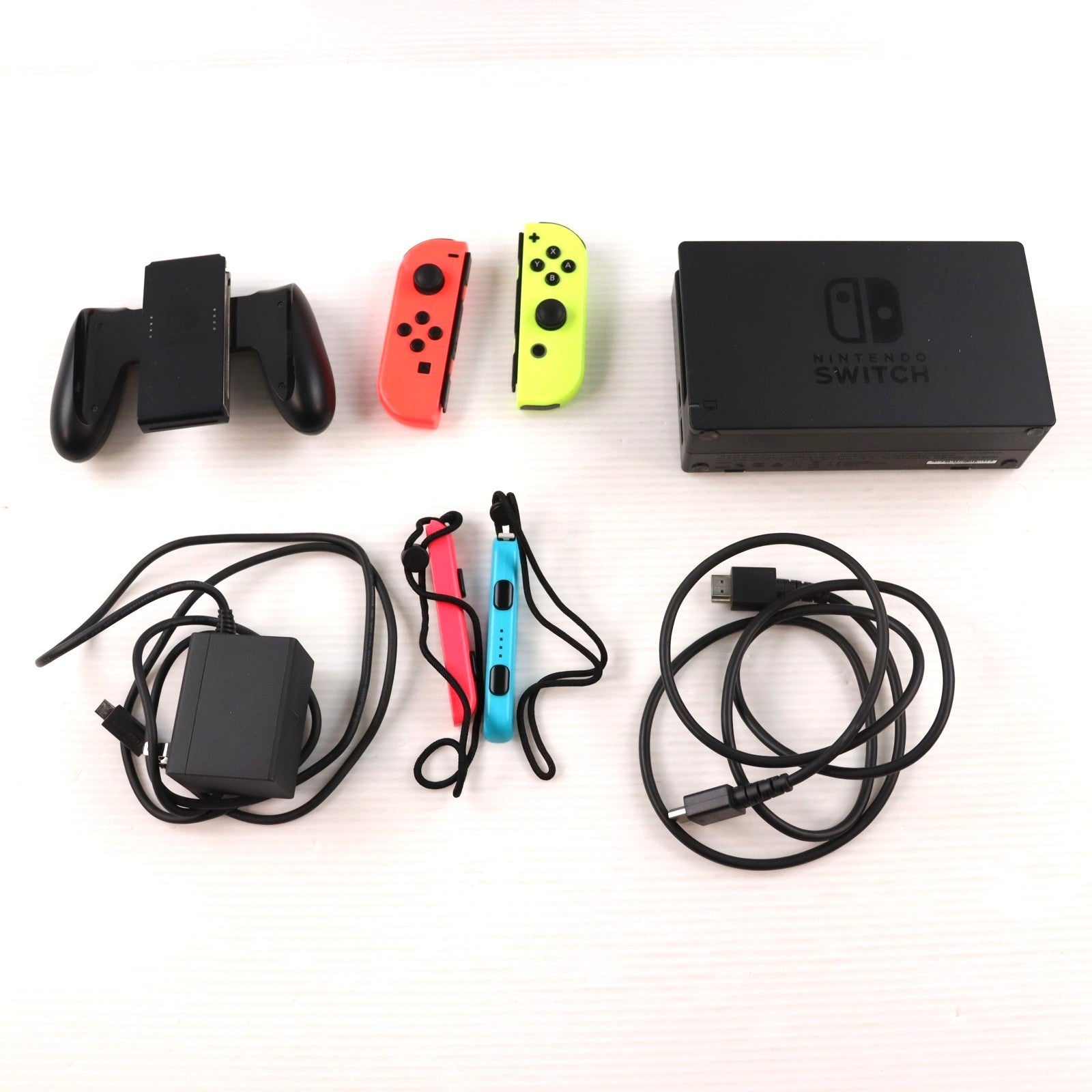 【中古即納】[Switch] (本体) マイニンテンドーストア限定 Nintendo Switch(ニンテンドースイッチ) カスタマイズ Joy-Con(L) ネオンレッド/(R) ネオンイエロー Joy-Conストラップ ネオンブルー/ネオンピンク 任天堂(HAC-S-KAYAA)(20170303)