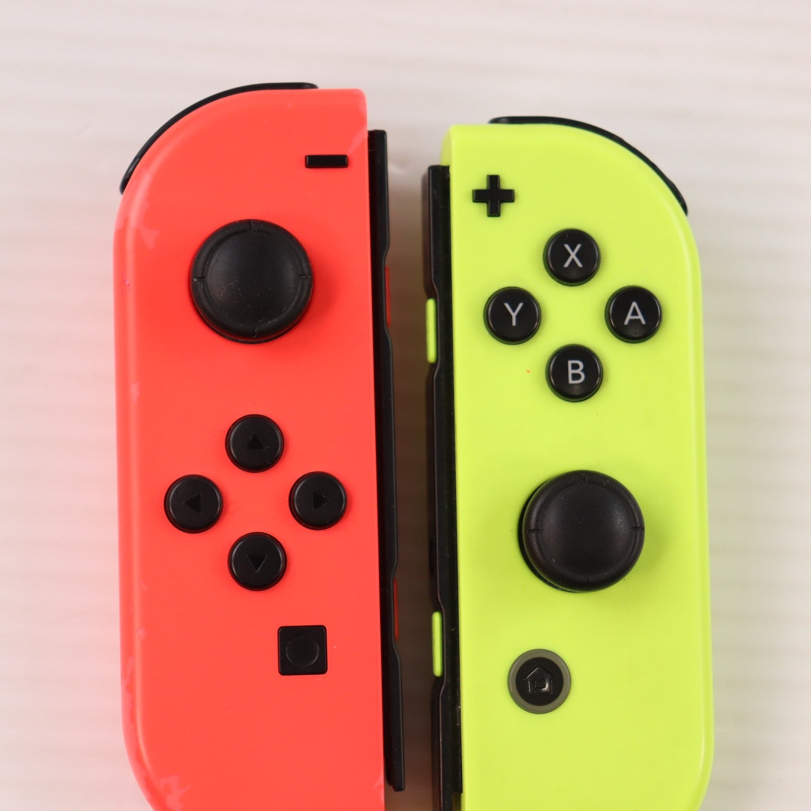 【中古即納】[Switch] (本体) マイニンテンドーストア限定 Nintendo Switch(ニンテンドースイッチ) カスタマイズ Joy-Con(L) ネオンレッド/(R) ネオンイエロー Joy-Conストラップ ネオンブルー/ネオンピンク 任天堂(HAC-S-KAYAA)(20170303)