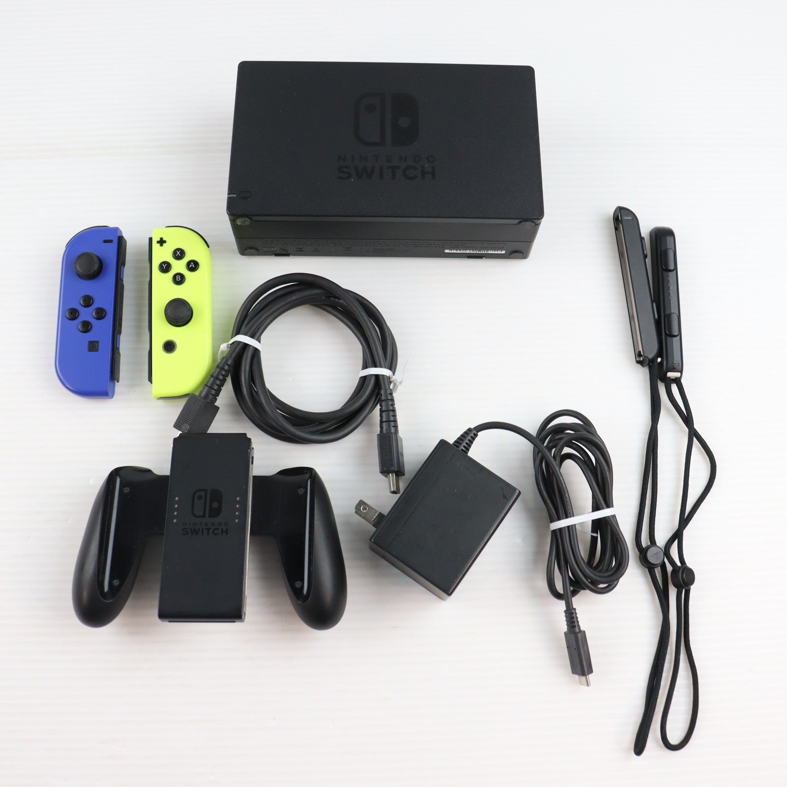 【中古即納】[Switch] (本体) Nintendo Switch(ニンテンドースイッチ) Joy-Con(L) ネオンブルー/R ネオンレッド 任天堂(HAC-S-KABAA)(20170303)