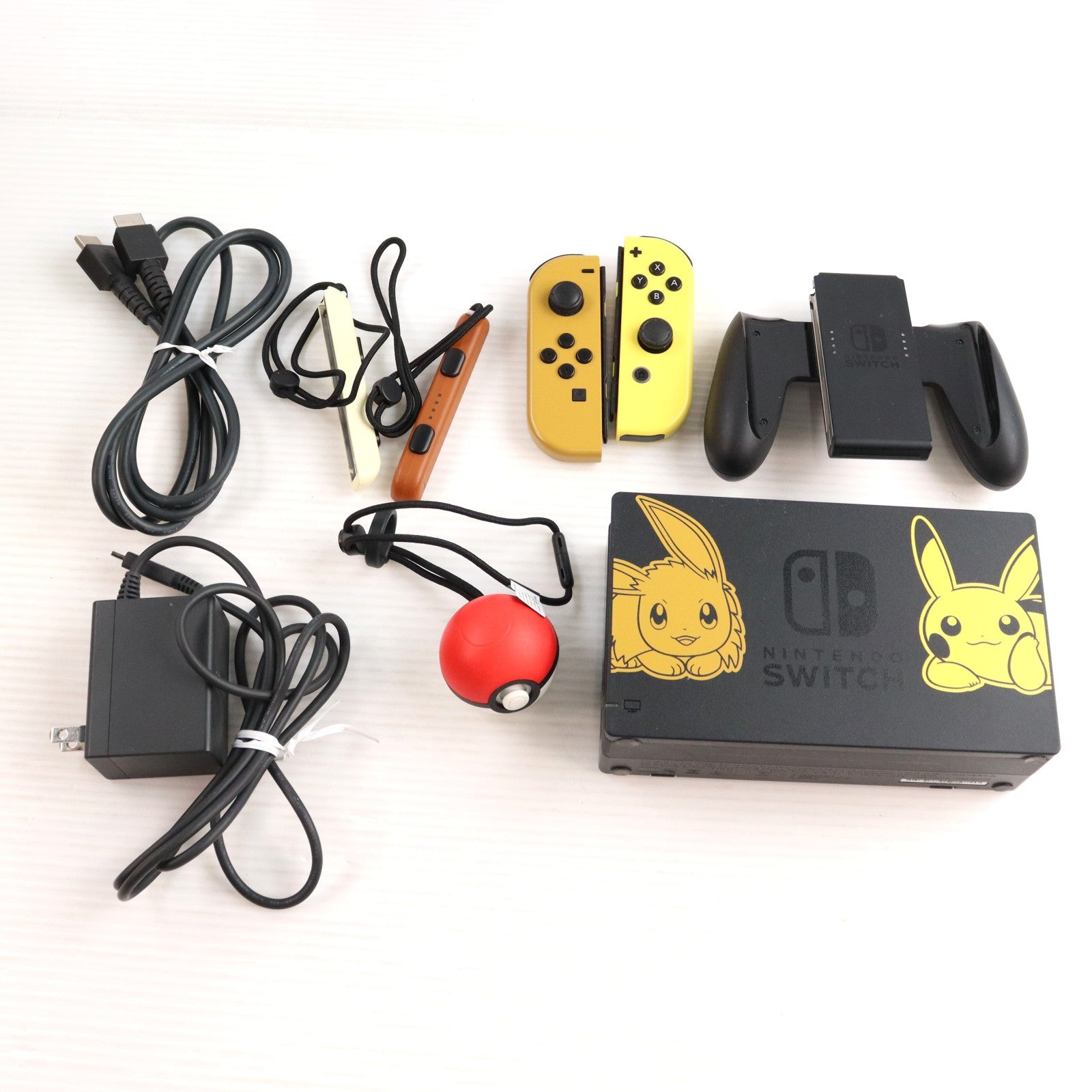 【中古即納】[Switch] (本体)(ソフト無し) Nintendo Switch(ニンテンドースイッチ) ポケットモンスター Let's Go! ピカチュウセット(モンスターボール Plus付き) 任天堂(HAC-S-KFAGA)(20181116)