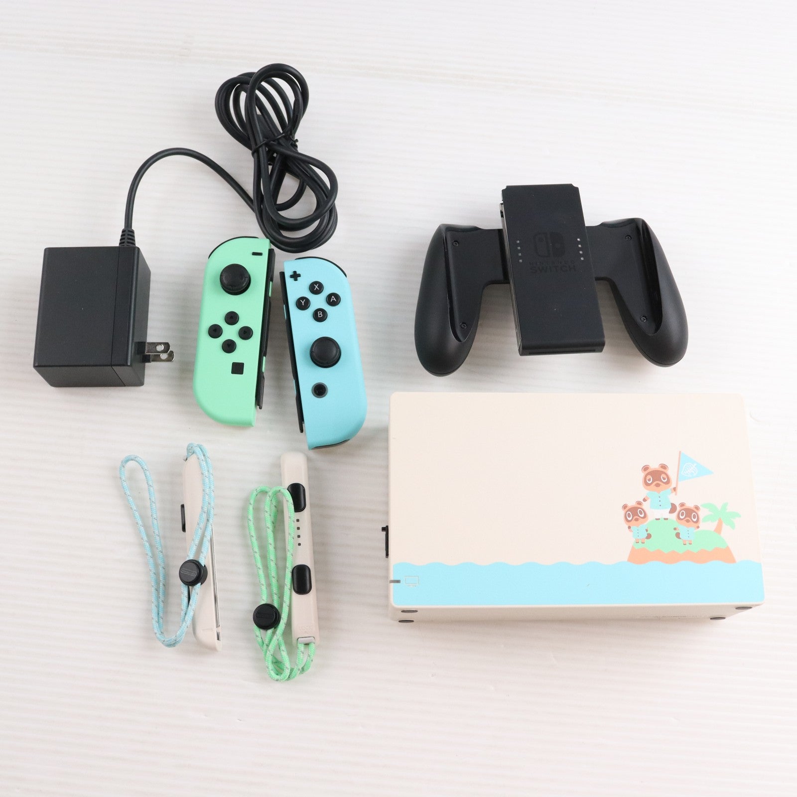 【中古即納】[Switch] (本体)(ソフト無し) Nintendo Switch(ニンテンドースイッチ) あつまれ どうぶつの森セット 任天堂(HAD-S-KEAGC)(20200320)