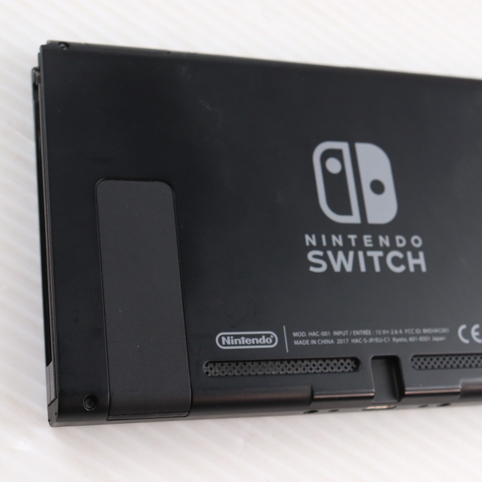 【中古即納】[Switch] (本体) Nintendo Switch(ニンテンドースイッチ) Joy-Con(L)/R グレー 任天堂(HAC-S-KAAAA)(20170303)