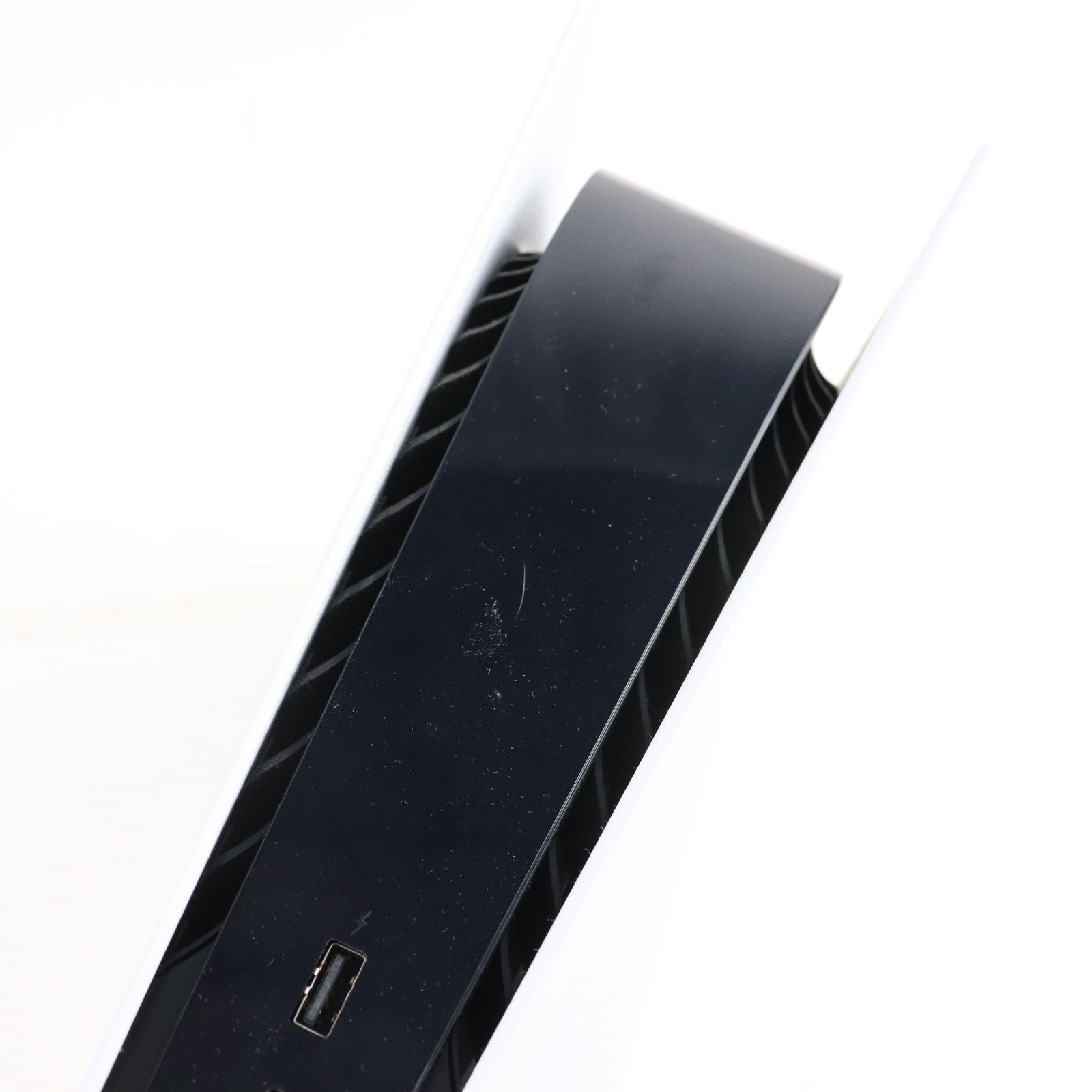 【中古即納】[PS5] (本体) PlayStation 5(プレイステーション5) SIE(CFI-1000A01)(20201112)