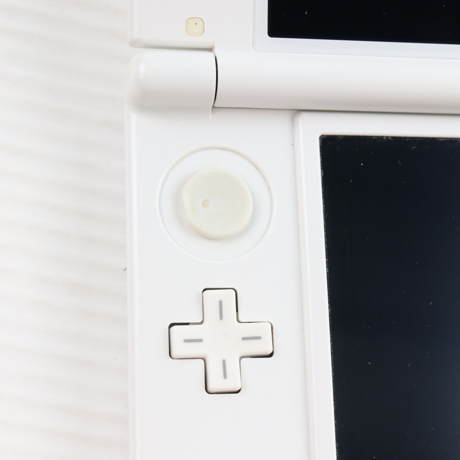 【中古即納】[3DS] (本体) Newニンテンドー3DS LL パールホワイト 任天堂(RED-S-WAAA)(20150611)