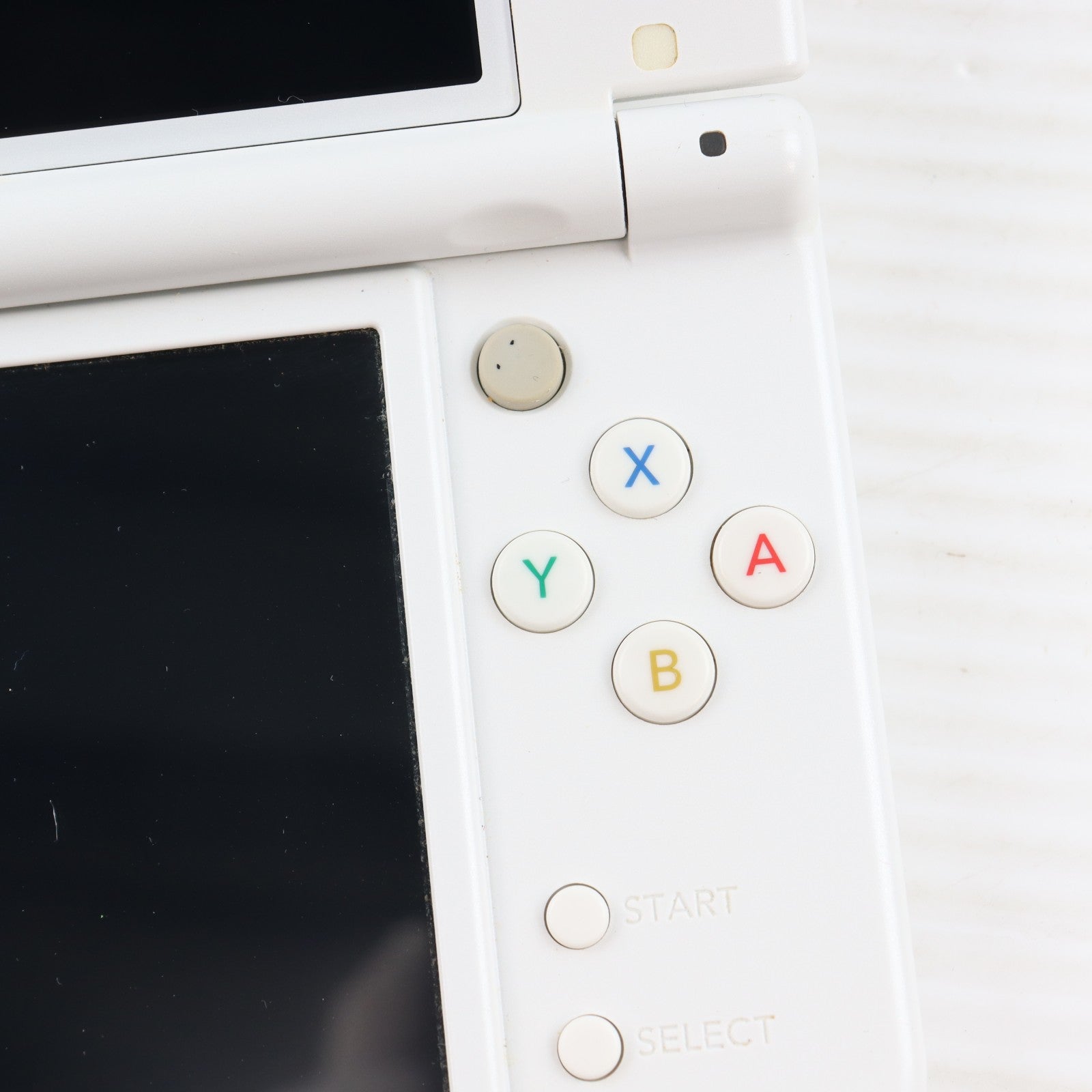 【中古即納】[3DS] (本体) Newニンテンドー3DS LL パールホワイト 任天堂(RED-S-WAAA)(20150611)