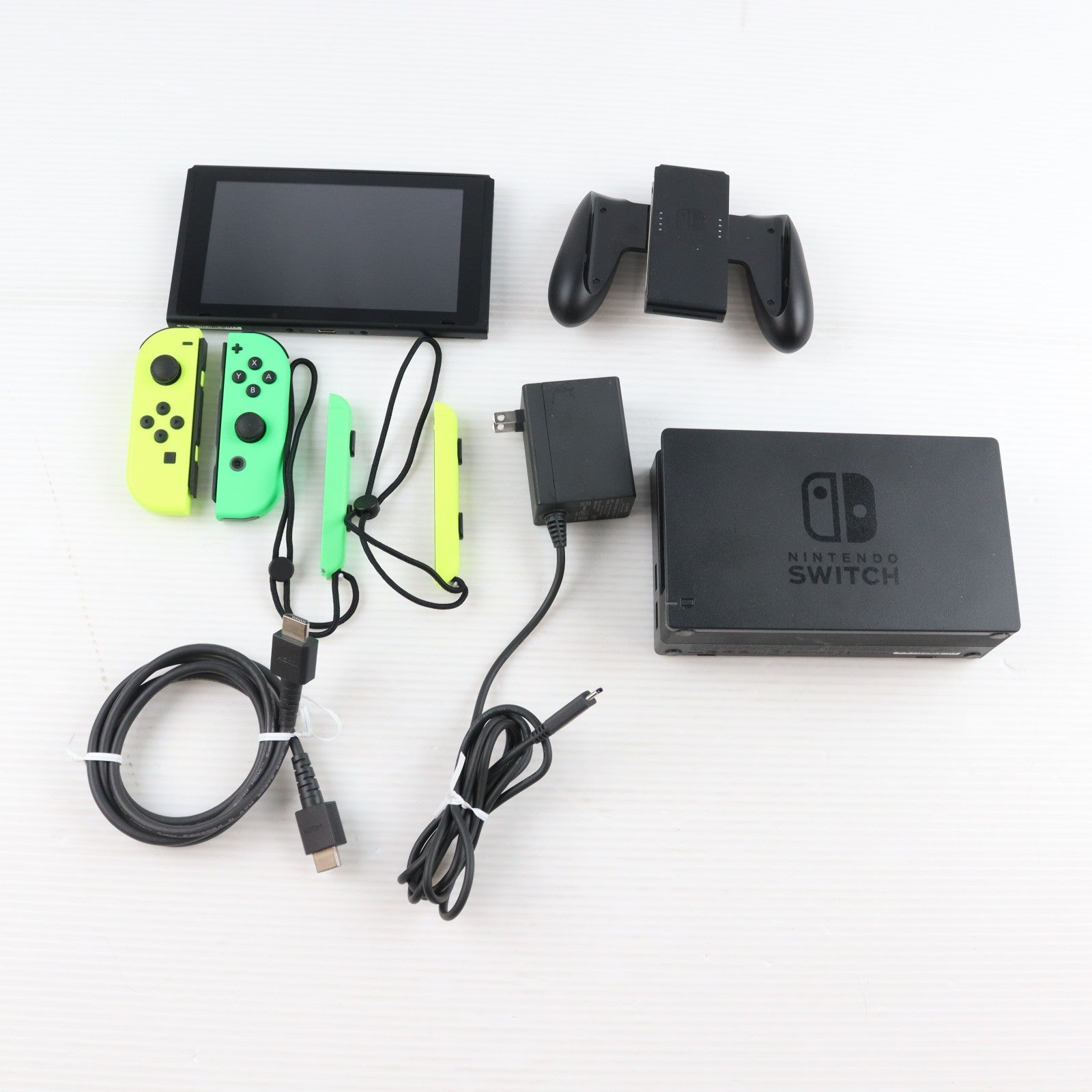 【中古即納】[Switch] (本体) マイニンテンドーストア限定 (新型)Nintendo Switch(ニンテンドースイッチ) Joy-Con(L) ネオンイエロー/(R) ネオングリーン Joy-Conストラップ ブラック 任天堂(HAD-S-KAYAA)(20190830)