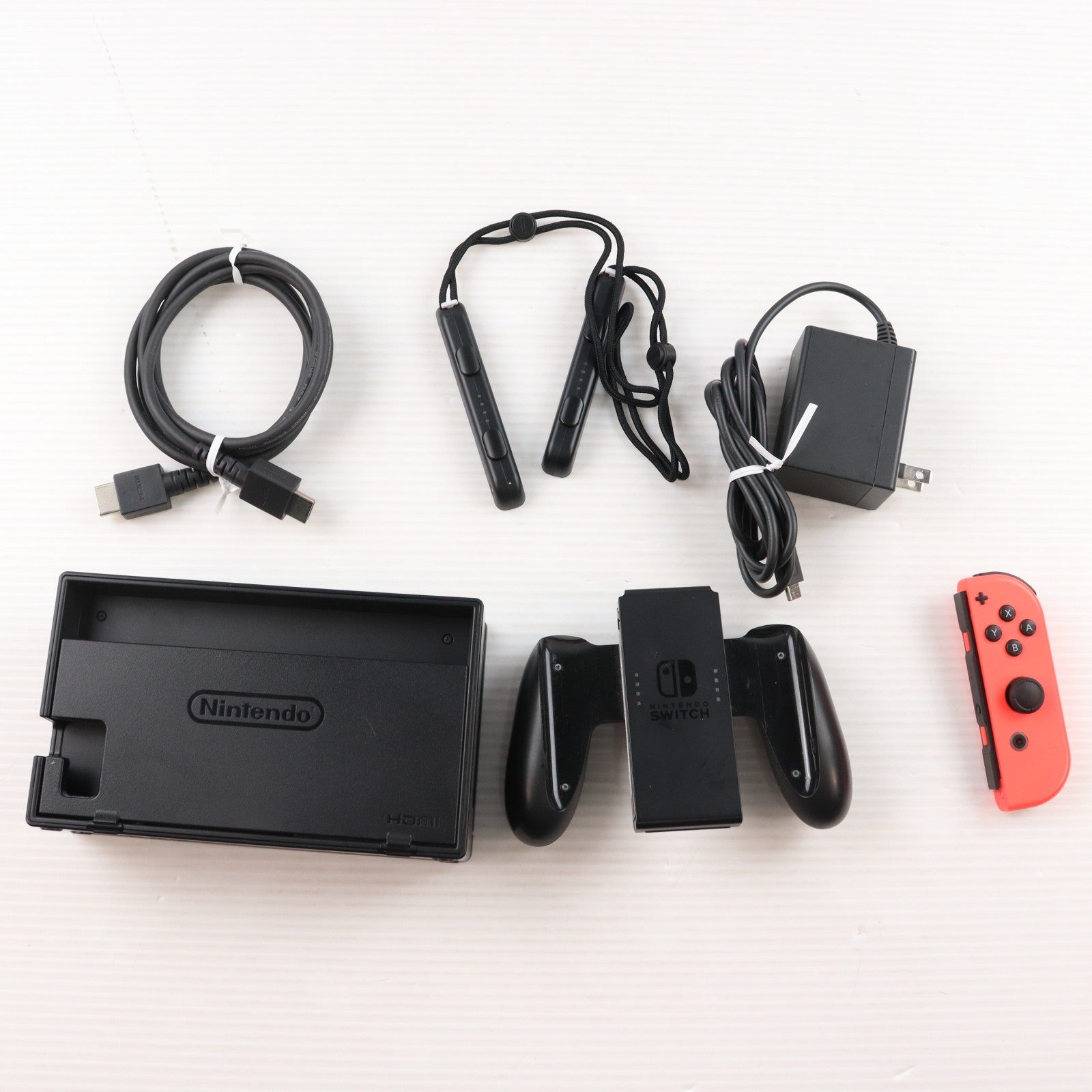 【中古即納】[Switch] (本体) Nintendo Switch(ニンテンドースイッチ) Joy-Con(L) ネオンブルー/R ネオンレッド 任天堂(HAD-S-KABAH)(20190830)
