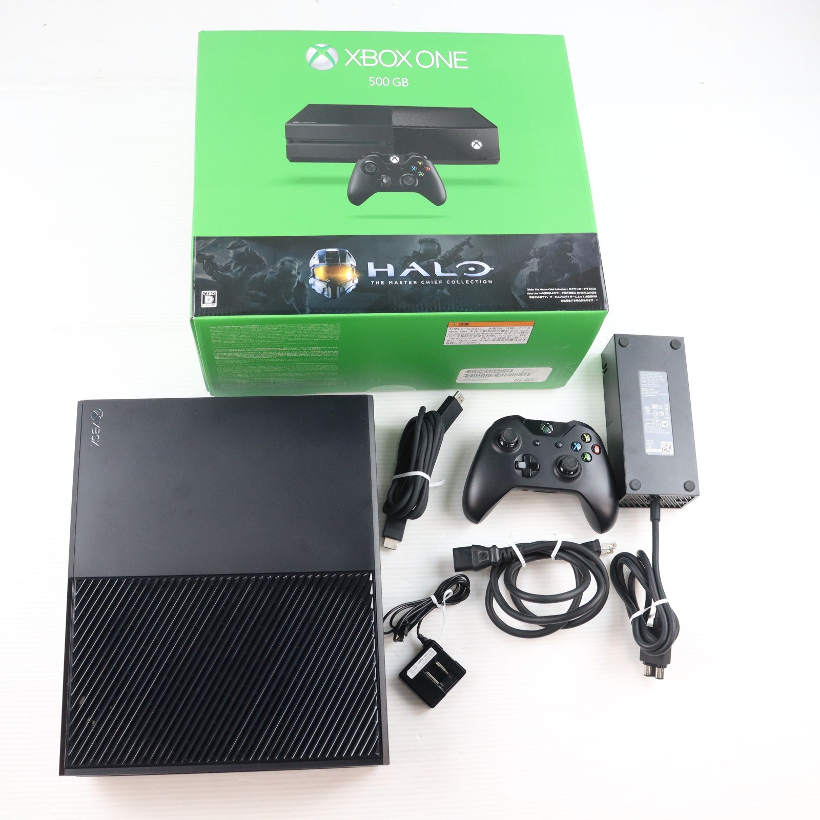 【中古即納】[XboxOne] (本体)(ソフト無し) Xbox One 500GB(Halo: The Master Chief Collection(ヘイロー ザ マスターチーフ コレクション) 同梱版 日本マイクロソフト(5C6-00098)(20160218)