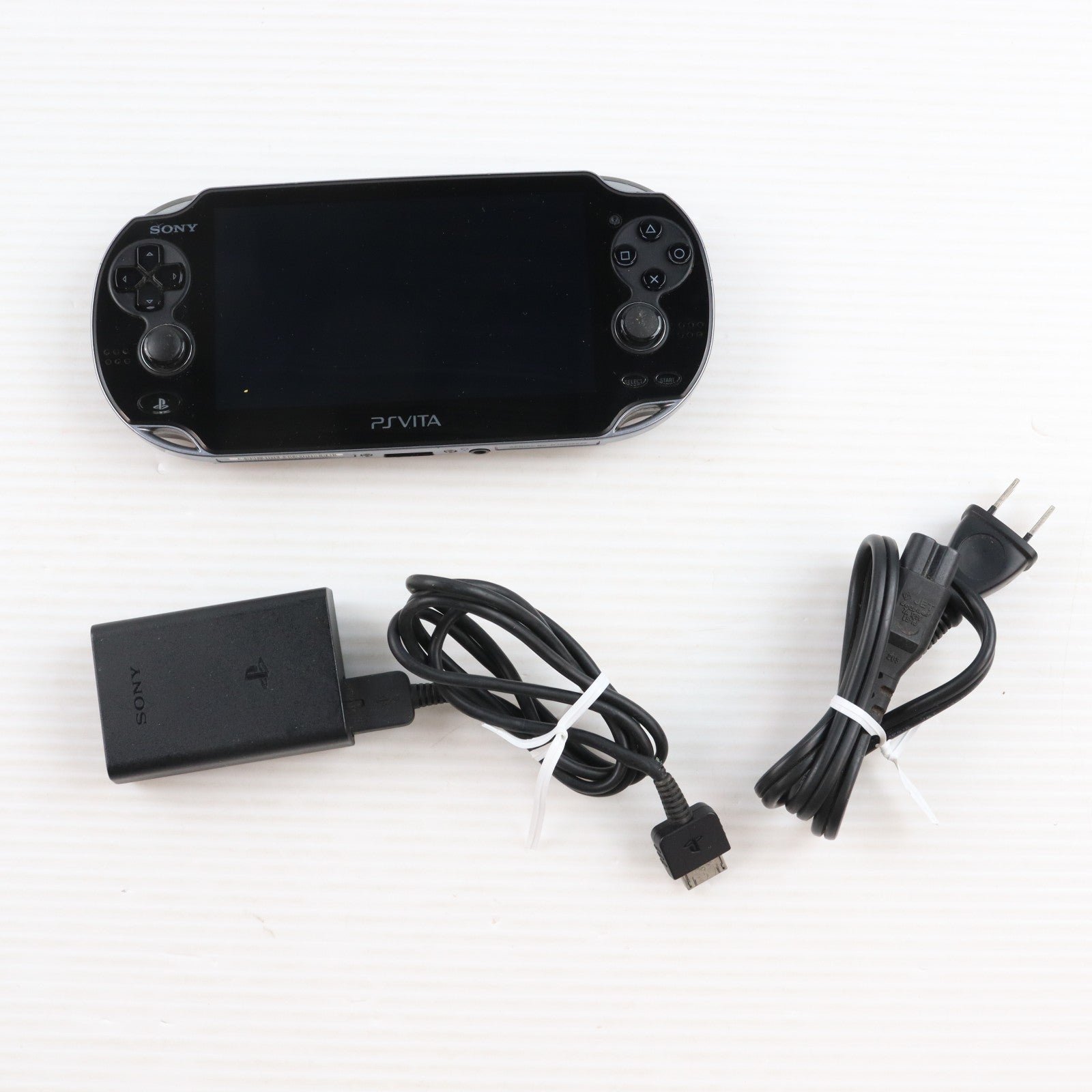 【中古即納】[PSVita] (本体) PlayStation Vita(プレイステーション ヴィータ) Wi-Fiモデル クリスタル・ブラック SCE(PCH-1000ZA01)(20111217)