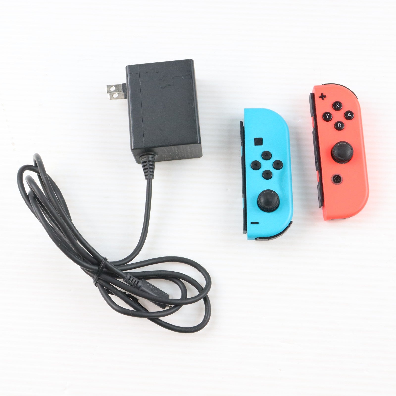【中古即納】[Switch] (本体) Nintendo Switch(ニンテンドースイッチ) 有機ELモデル Joy-Con(L) ネオンブルー/R ネオンレッド 任天堂(HEG-S-KABAA)(20211008)