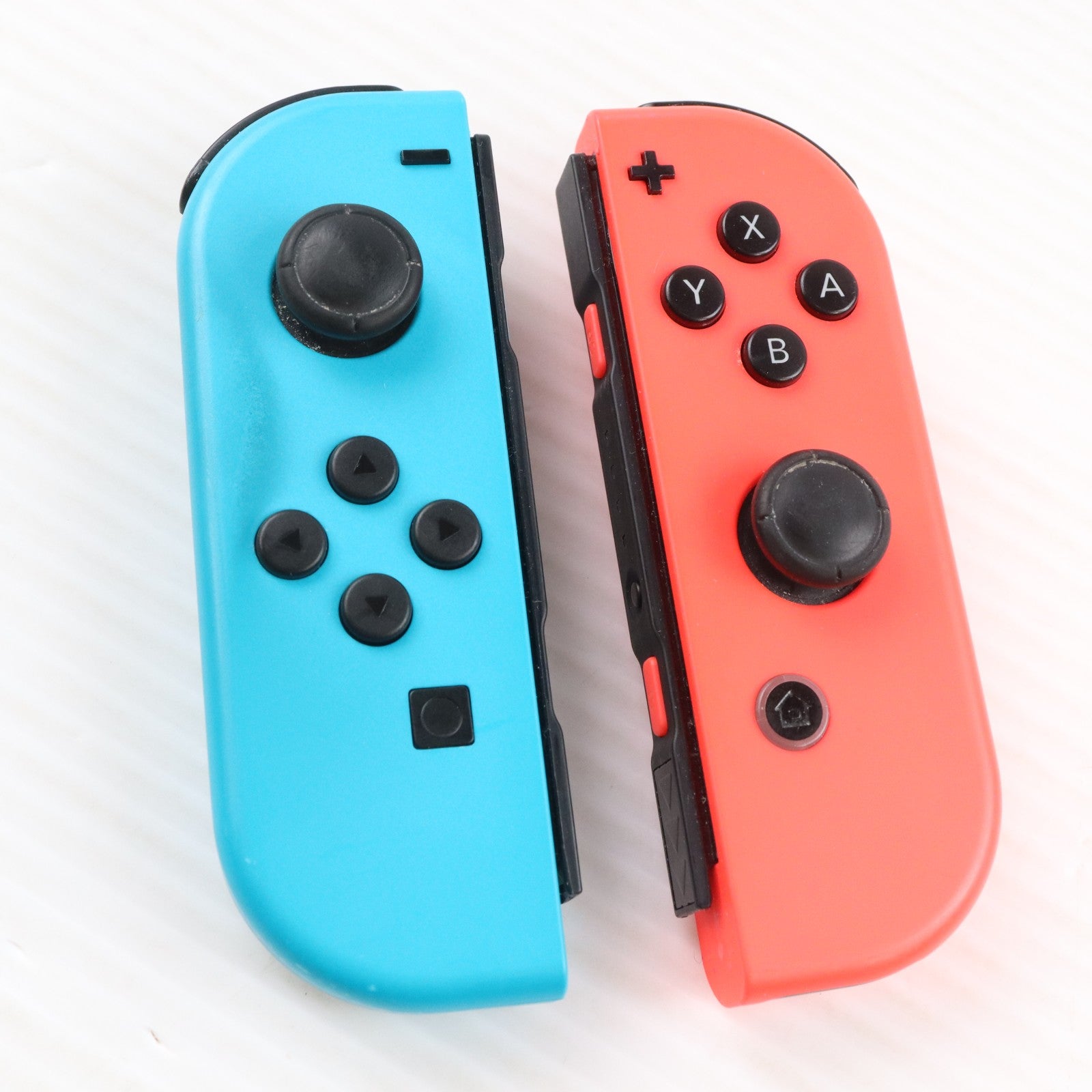 【中古即納】[Switch] (本体) Nintendo Switch(ニンテンドースイッチ) 有機ELモデル Joy-Con(L) ネオンブルー/R ネオンレッド 任天堂(HEG-S-KABAA)(20211008)