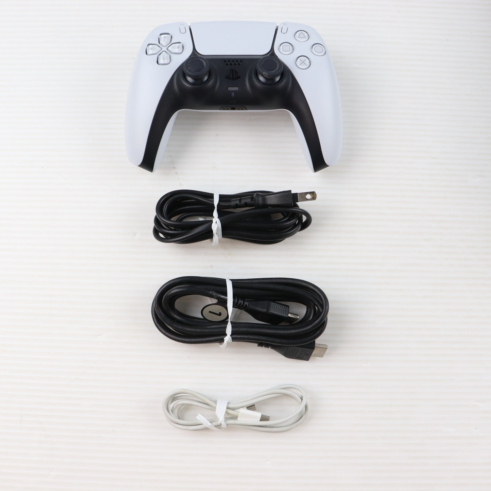 【中古即納】[PS5] (本体) PlayStation 5(プレイステーション5) SIE(CFI-1100A01)(20210824)