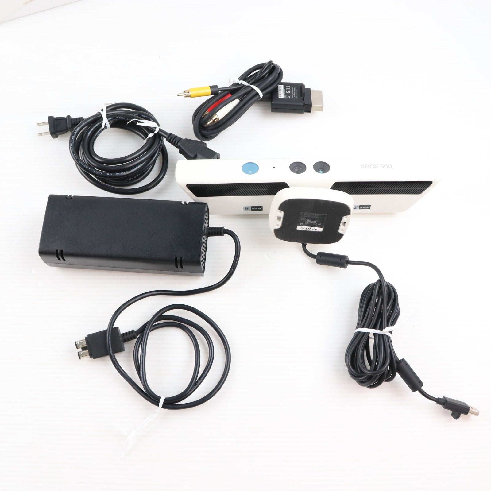 【中古即納】[Xbox360] (本体) Xbox360 320GB Kinect(キネクト) スター・ウォーズ リミテッドエディション 日本マイクロソフト(5XK-00014)(20120405)
