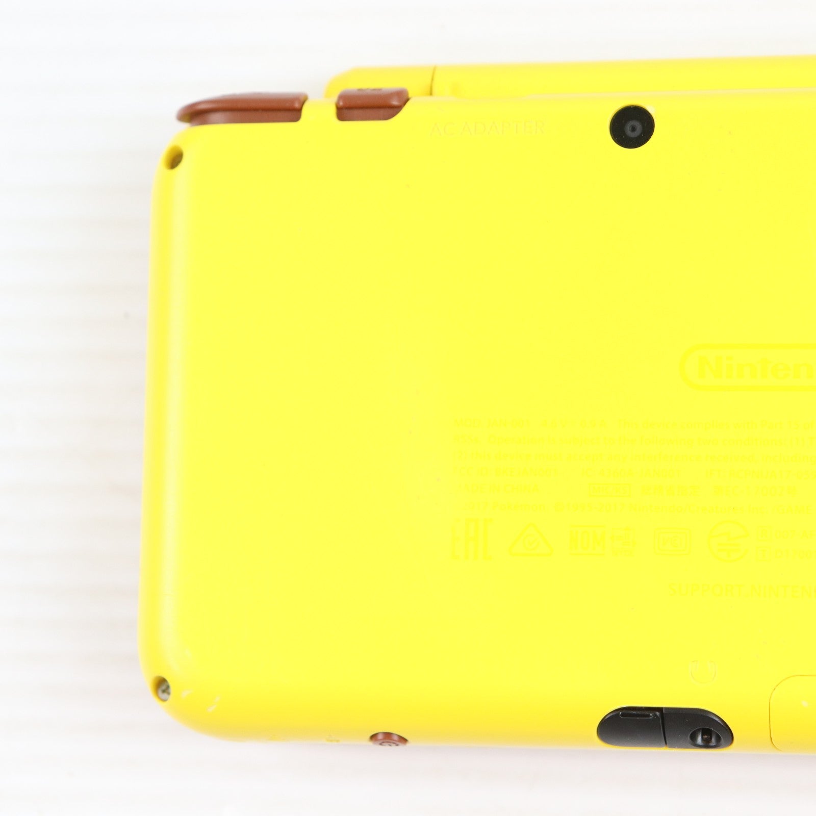 【中古即納】[3DS] (本体) ポケモンセンター限定 Newニンテンドー2DS LL ピカチュウエディション 任天堂(JAN-S-CBAA)(20171117)