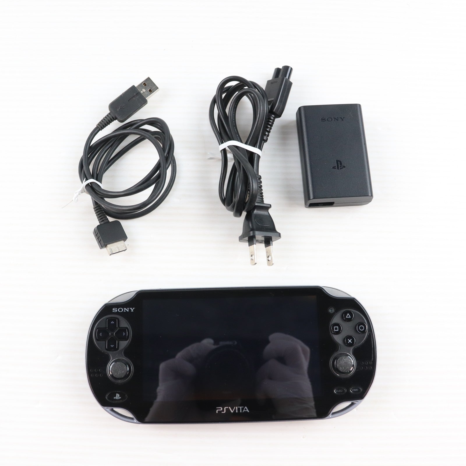 【中古即納】[PSVita] (本体) PlayStation Vita(プレイステーション ヴィータ) 3G/Wi-Fiモデル クリスタル・ブラック(初回限定版) SCE(PCH-1100AA01)(20111217)