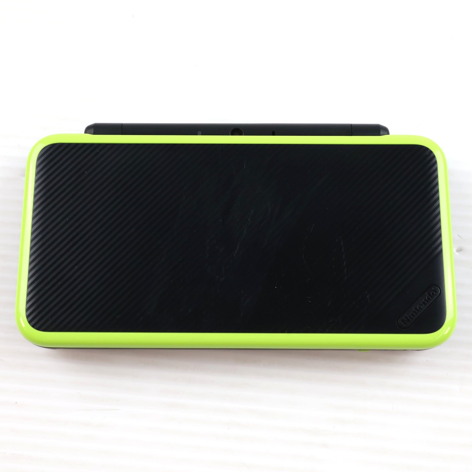 【中古即納】[3DS] (本体) Newニンテンドー2DS LL ブラック×ライム 任天堂(JAN-S-MAAA)(20171005)