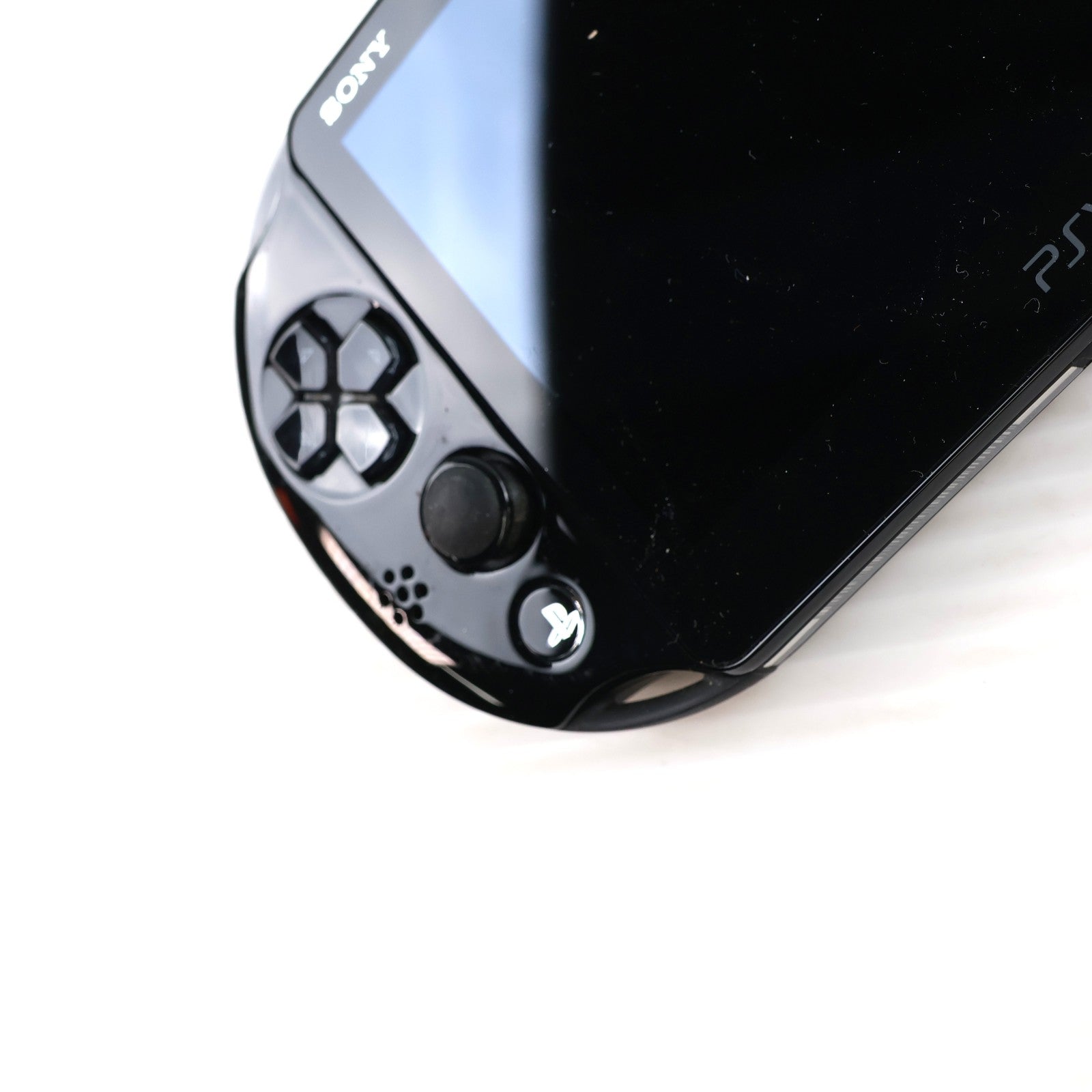 【中古即納】[PSVita] (本体) PlayStation Vita(プレイステーション ヴィータ) Wi-Fiモデル ブラック SCE(PCH-2000ZA11)(20131010)