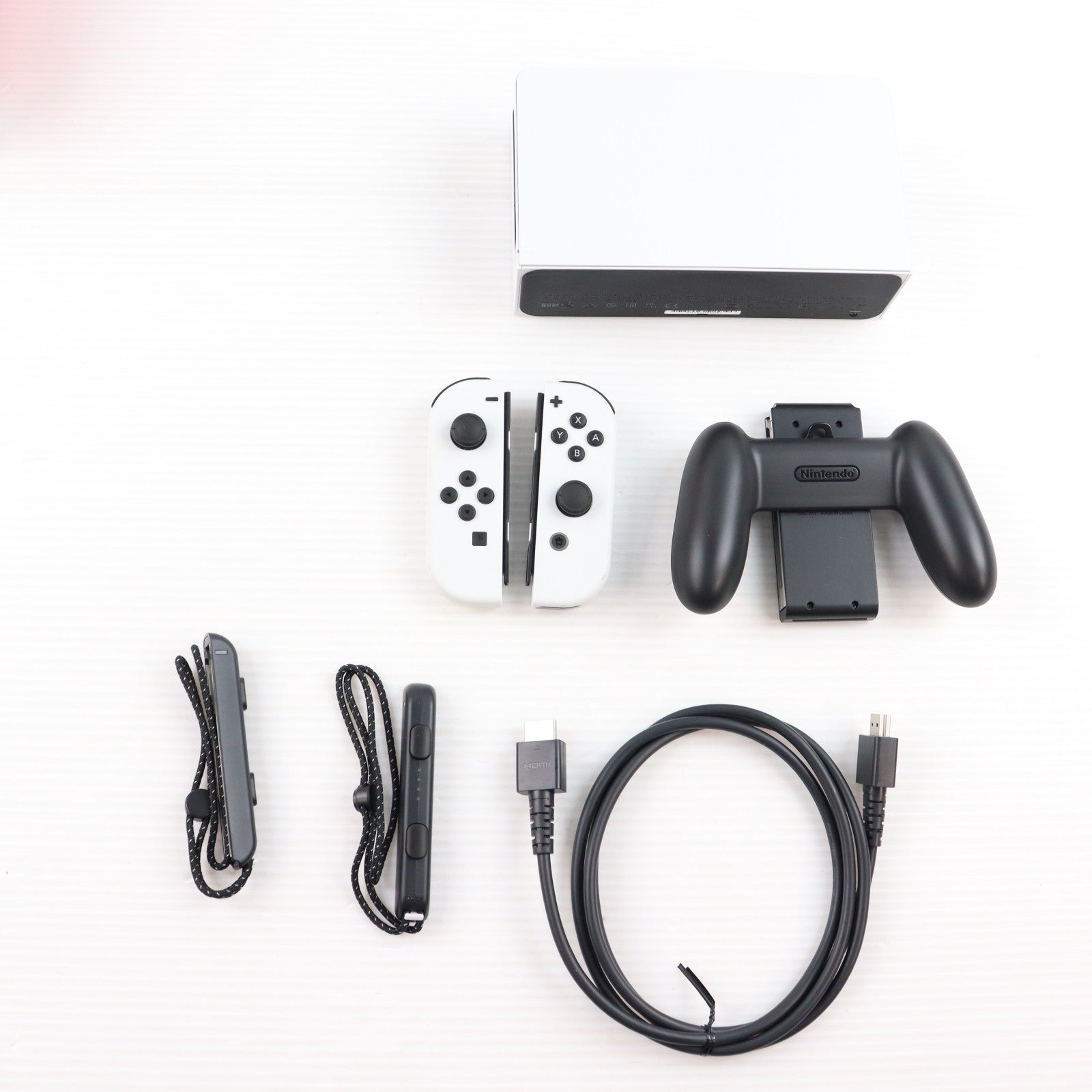 【中古即納】[Switch] (本体) Nintendo Switch(ニンテンドースイッチ) 有機ELモデル Joy-Con(L)/R ホワイト 任天堂(HEG-S-KAAAA)(20211008)