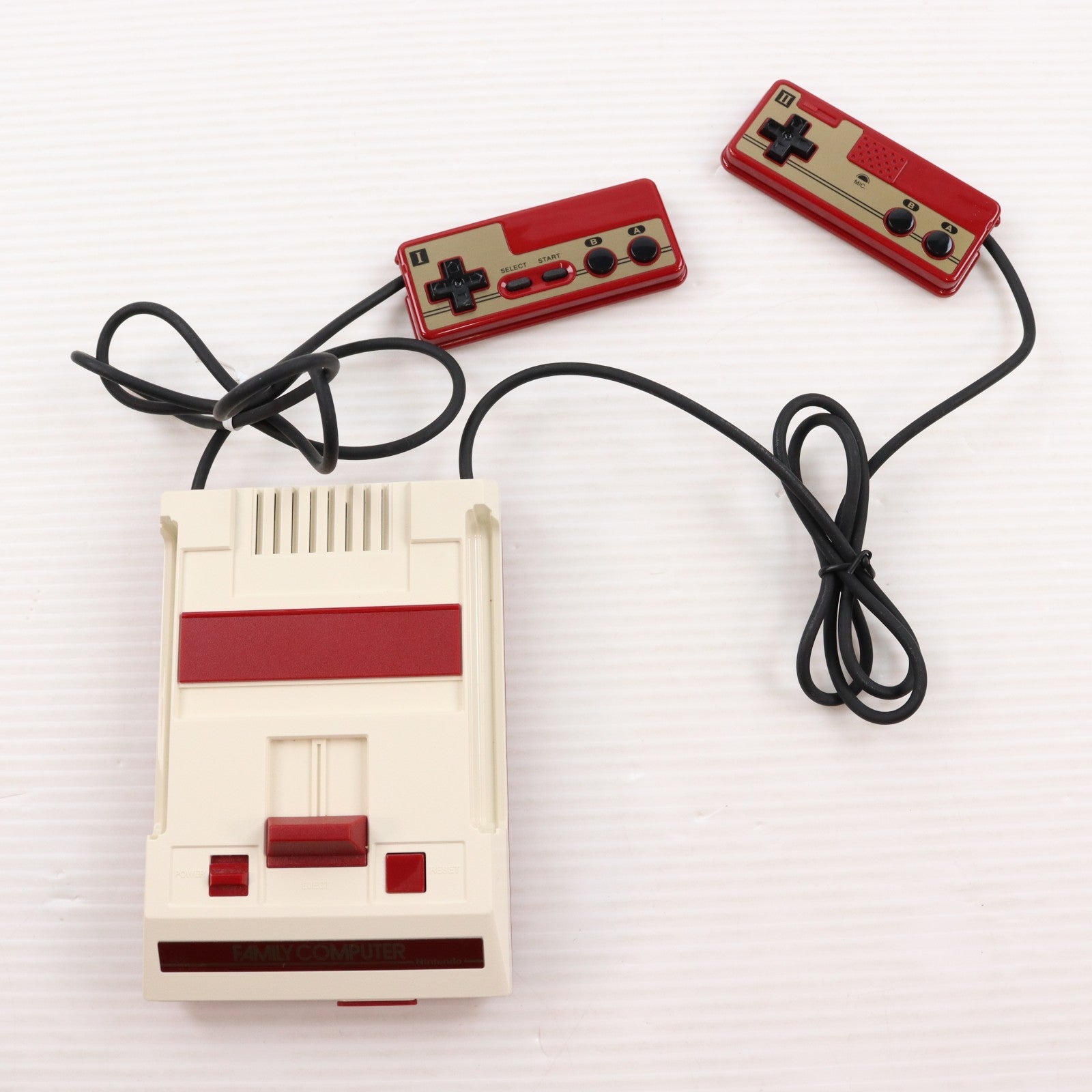 【中古即納】[FC] (本体) ニンテンドークラシックミニ ファミリーコンピュータ 任天堂(CLV-S-HVCC)(20161110)