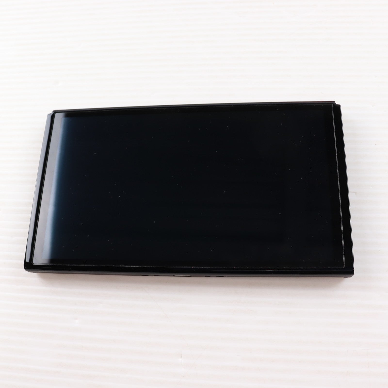 【中古即納】[Switch] (本体) Nintendo Switch(ニンテンドースイッチ) 有機ELモデル Joy-Con(L)/(R) ホワイト 任天堂(HEG-S-KAAAA)(20211008)