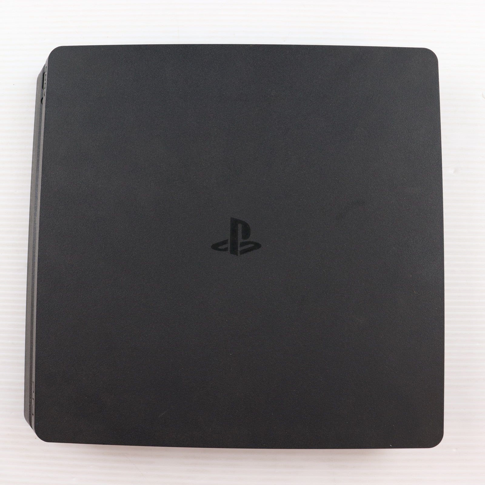 【中古即納】[PS4] (本体) PlayStation 4(プレイステーション4) ジェット・ブラック 1TB SIE(CUH-2200BB01)(20180625)