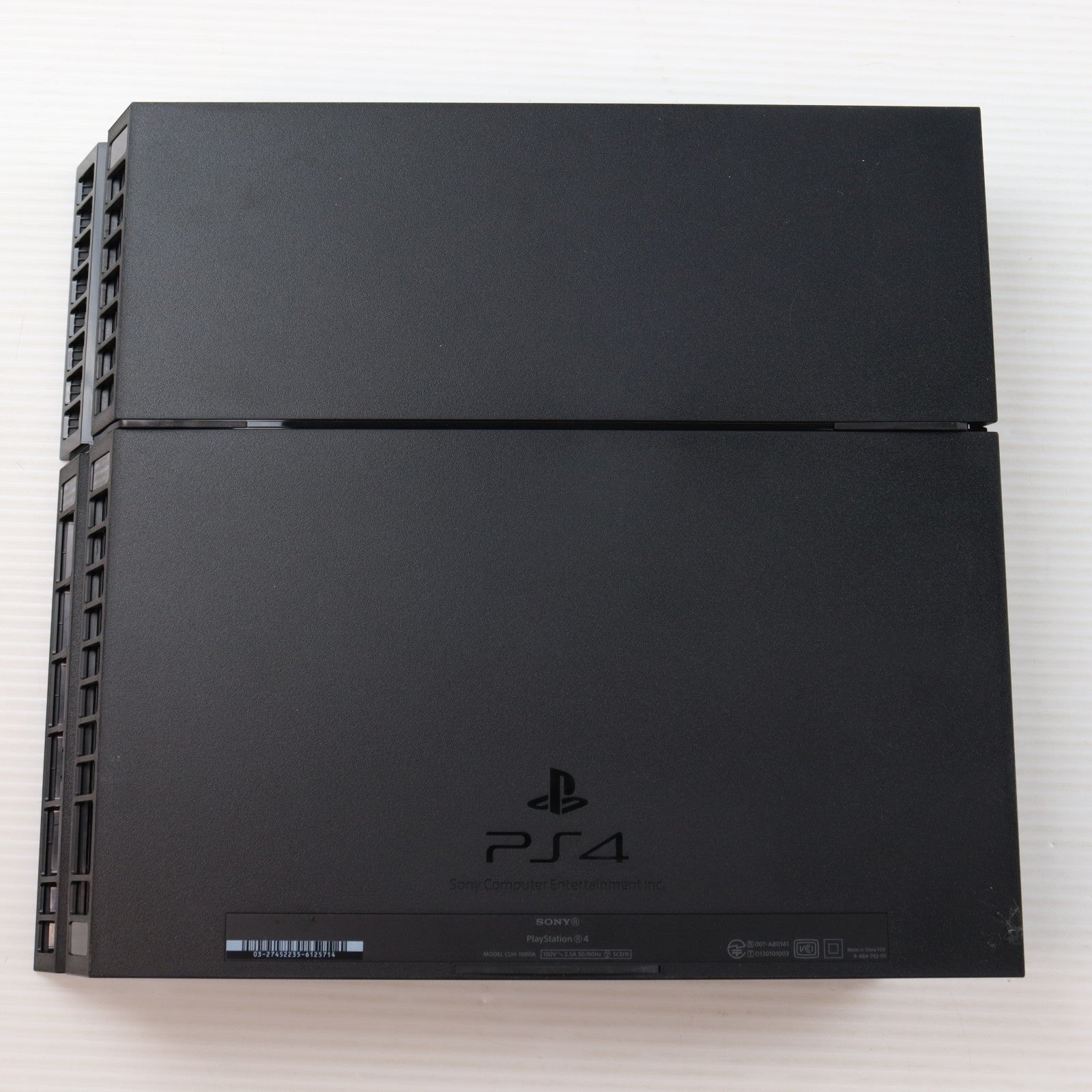 【中古即納】[PS4] (本体) PlayStation 4(プレイステーション4) ジェット・ブラック HDD500GB SCE(CUH-1000AB01)(20140222)