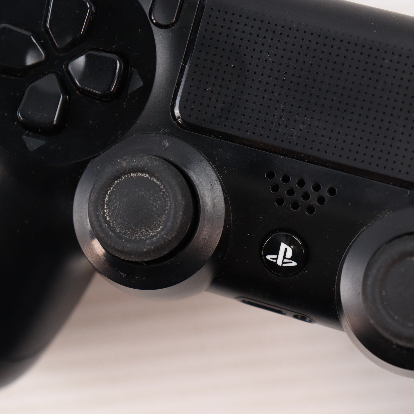 【中古即納】[PS4] (本体) PlayStation 4(プレイステーション4) ジェット・ブラック HDD500GB SCE(CUH-1000AB01)(20140222)