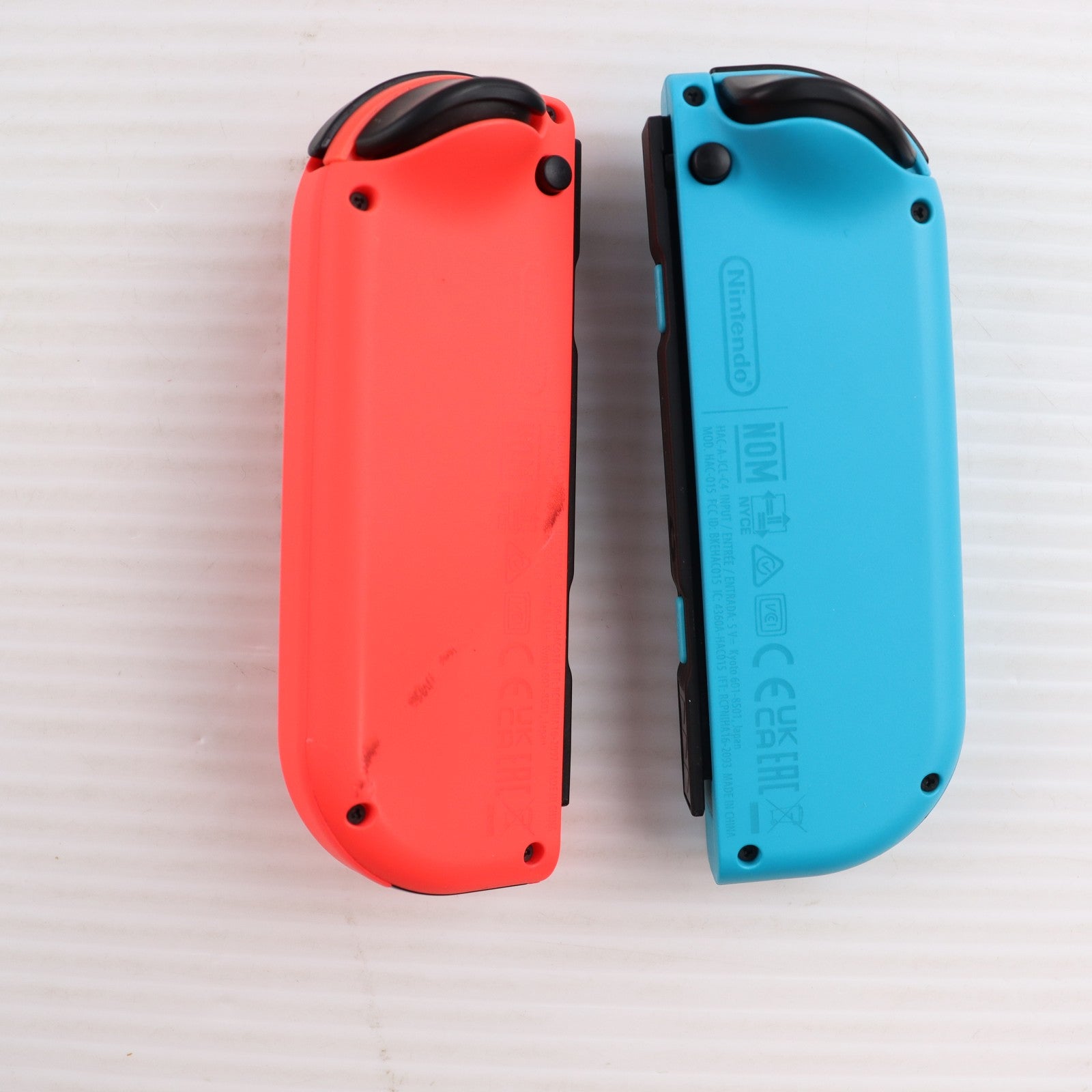 【中古即納】[Switch] (本体) Nintendo Switch(ニンテンドースイッチ) Joy-Con(L) ネオンブルー/(R) ネオンレッド 任天堂(HAD-S-KABAA)(20190830)