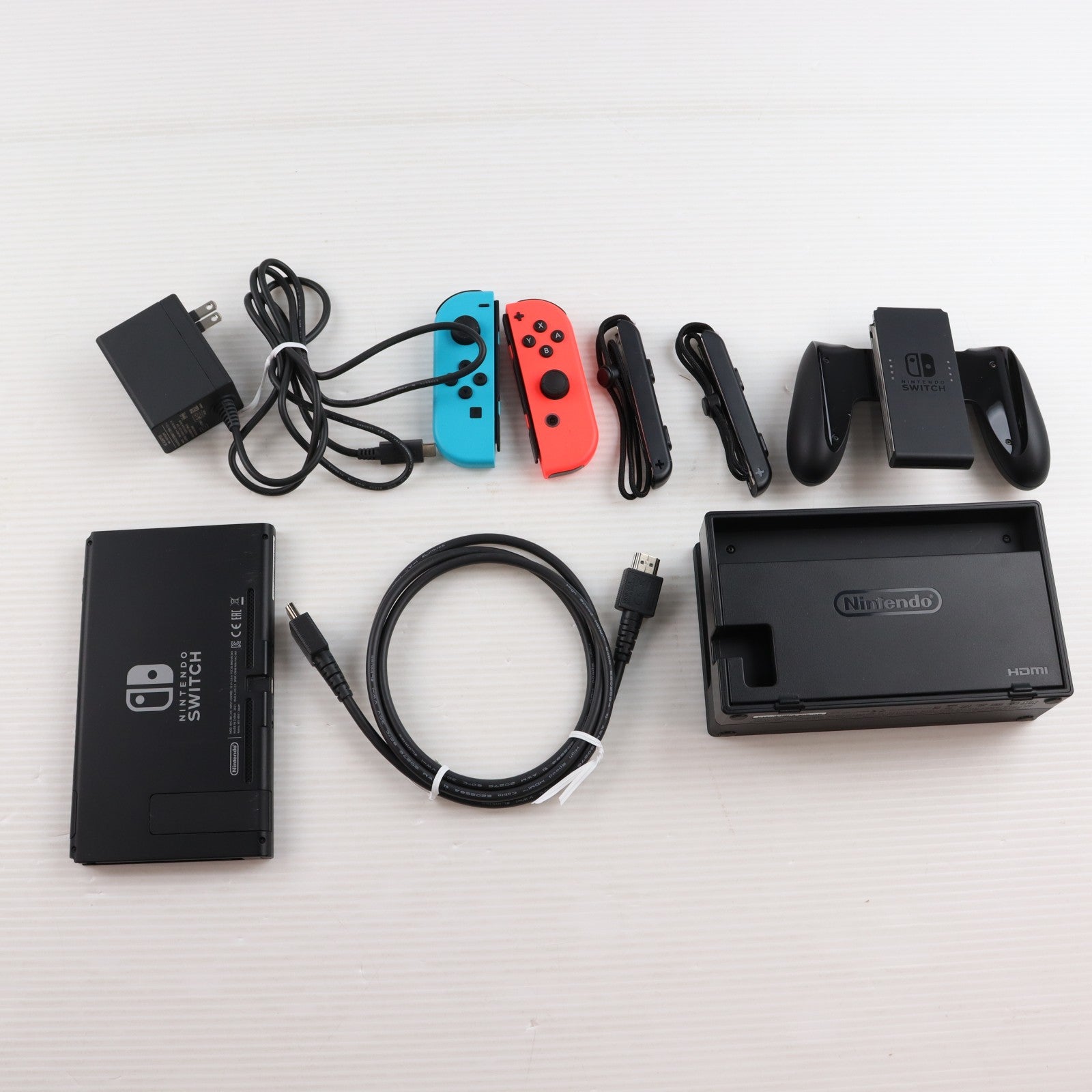 【中古即納】[Switch] (本体) Nintendo Switch(ニンテンドースイッチ) Joy-Con(L) ネオンブルー/(R) ネオンレッド 任天堂(HAD-S-KABAA)(20190830)