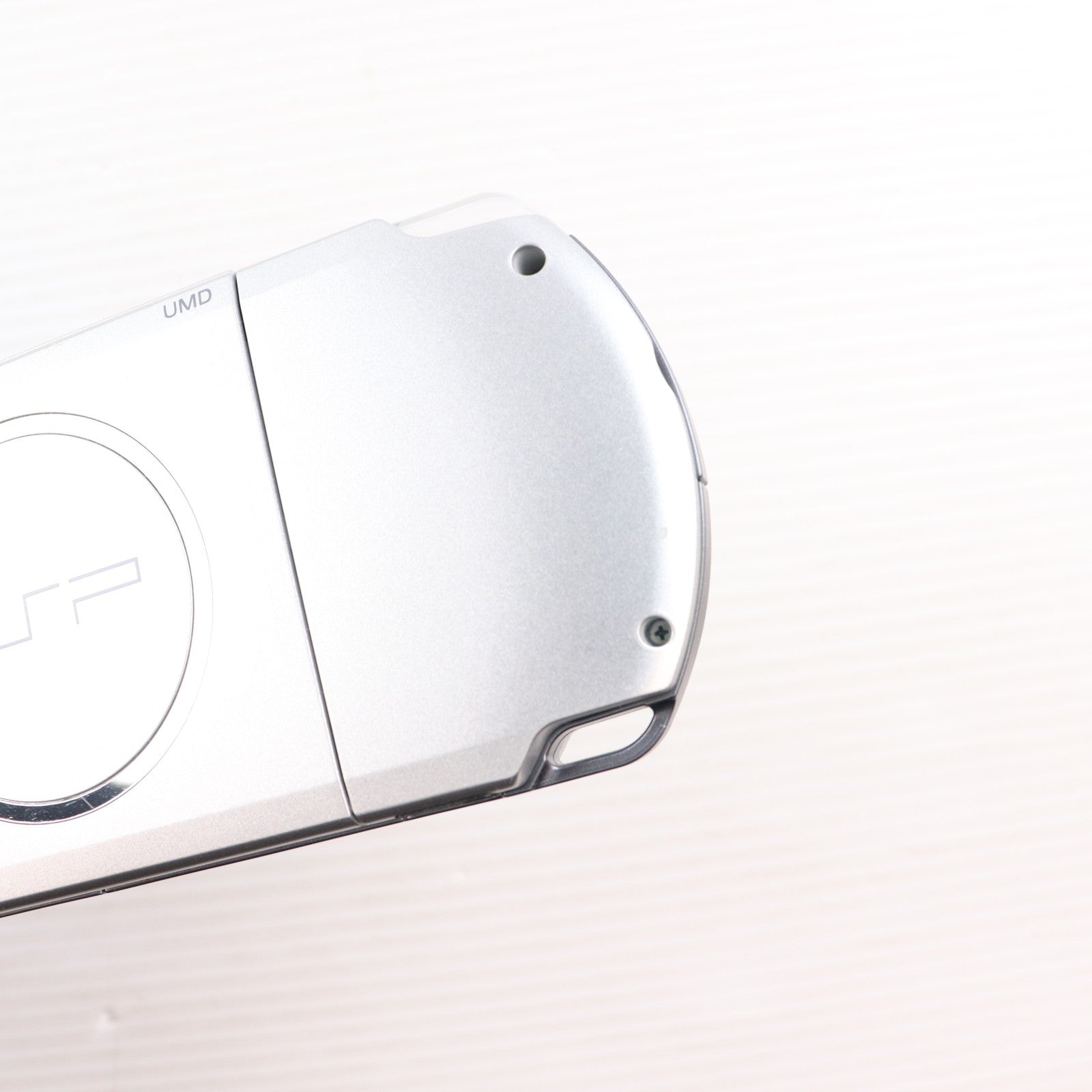 【中古即納】[PSP] (本体) PlayStation Portable(プレイステーション・ポータブル) ミスティック・シルバー SCE(PSP-3000MS)(20081016)