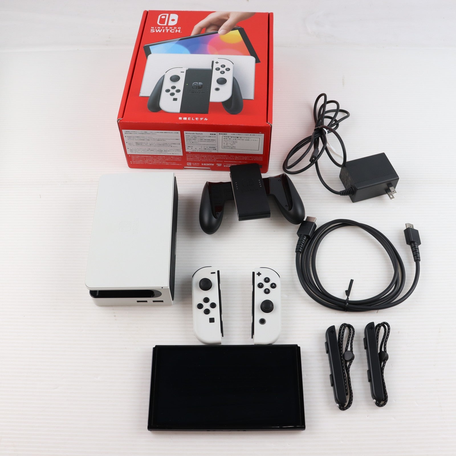 【中古即納】[Switch] (本体) Nintendo Switch(ニンテンドースイッチ) 有機ELモデル Joy-Con(L)/(R) ホワイト 任天堂(HEG-S-KAAAA)(20211008)