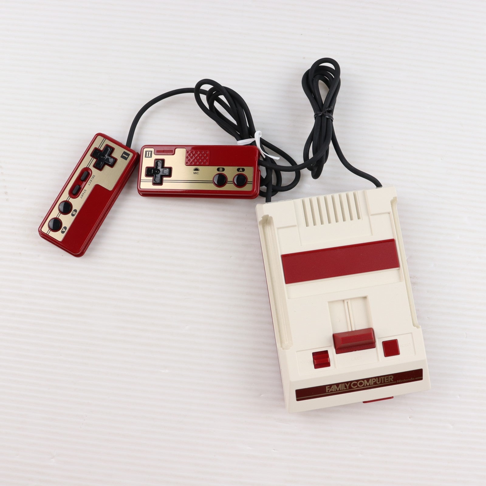 【中古即納】[FC] (本体) ニンテンドークラシックミニ ファミリーコンピュータ 任天堂(CLV-S-HVCC)(20161110)