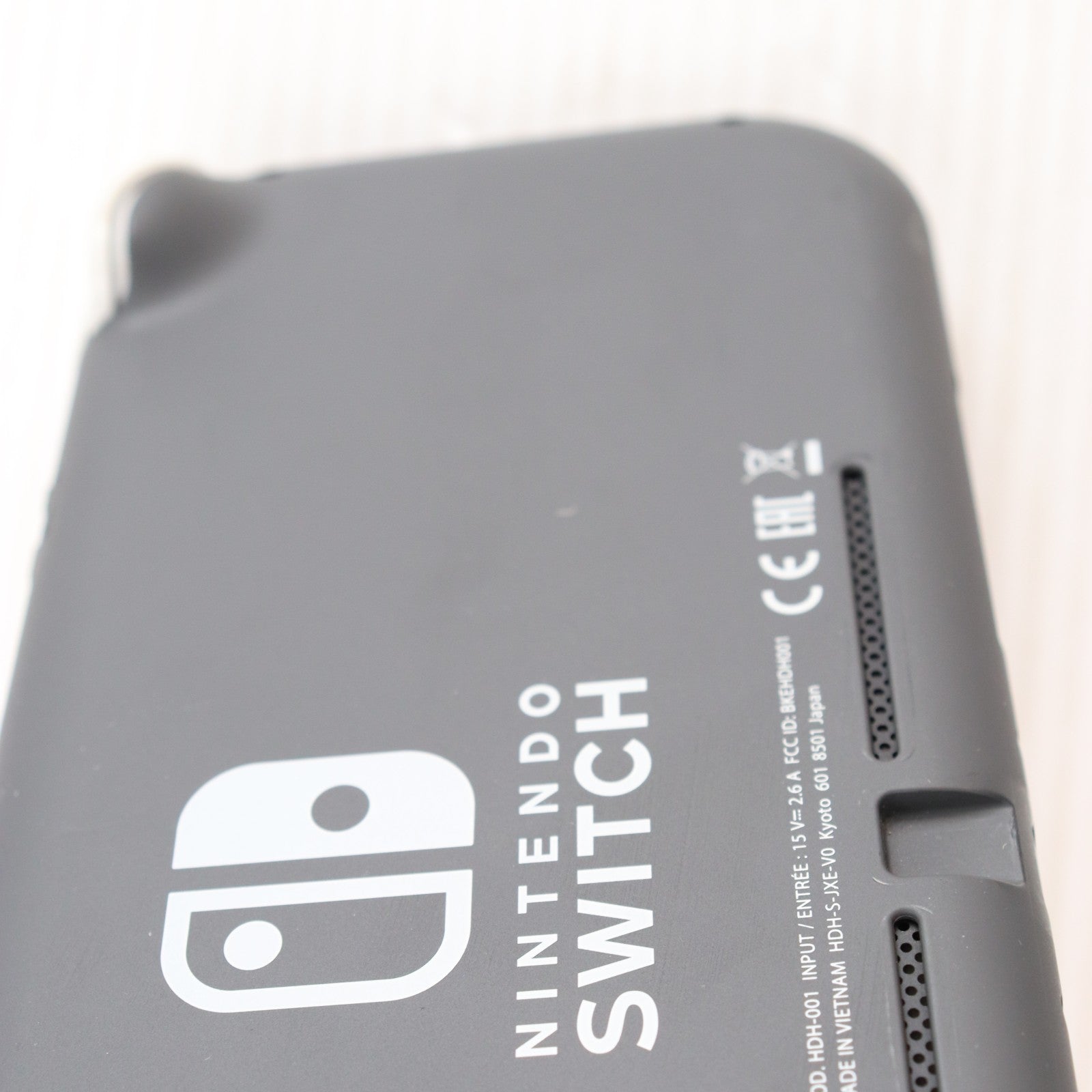 【中古即納】[Switch] (本体) Nintendo Switch Lite(ニンテンドースイッチライト) グレー 任天堂(HDH-S-GAZAA)(20190920)
