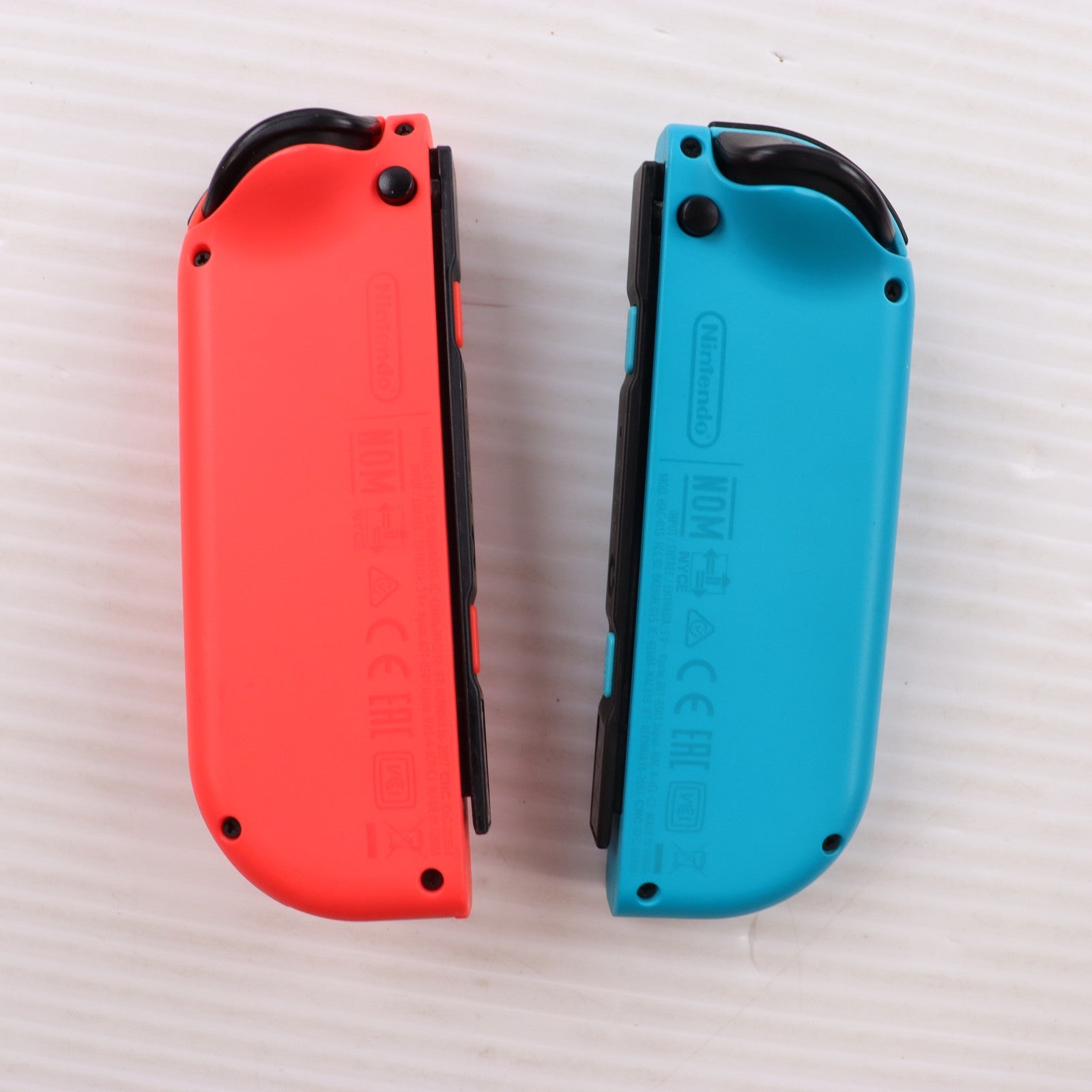 【中古即納】[Switch] (本体) Nintendo Switch(ニンテンドースイッチ) Joy-Con(L) ネオンブルー/(R) ネオンレッド 任天堂(HAD-S-KABAA)(20190830)