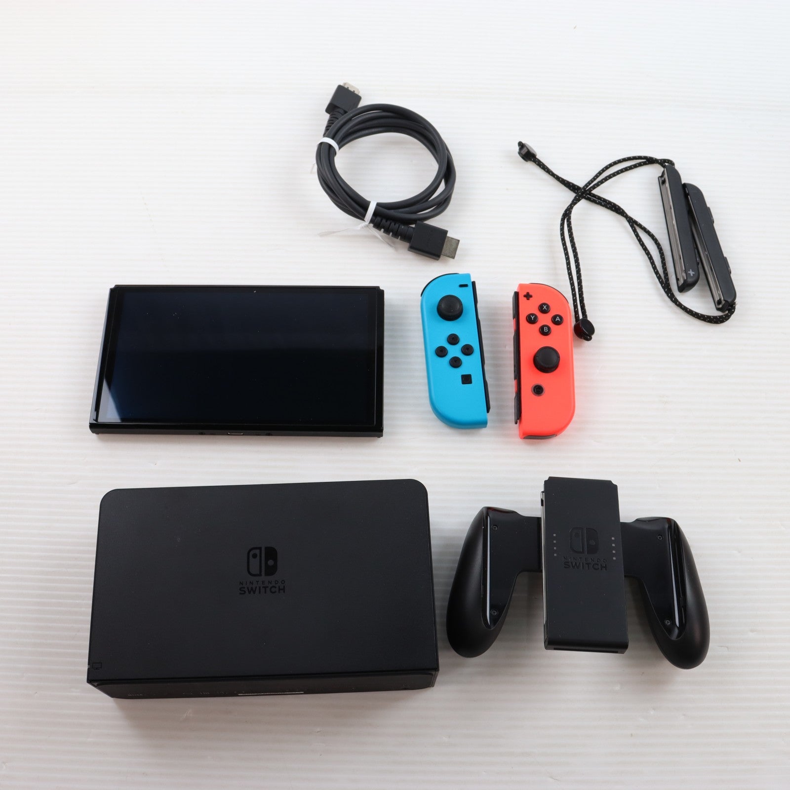 【中古即納】[Switch] (本体) Nintendo Switch(ニンテンドースイッチ) 有機ELモデル Joy-Con(L) ネオンブルー/R ネオンレッド 任天堂(HEG-S-KABAA)(20211008)