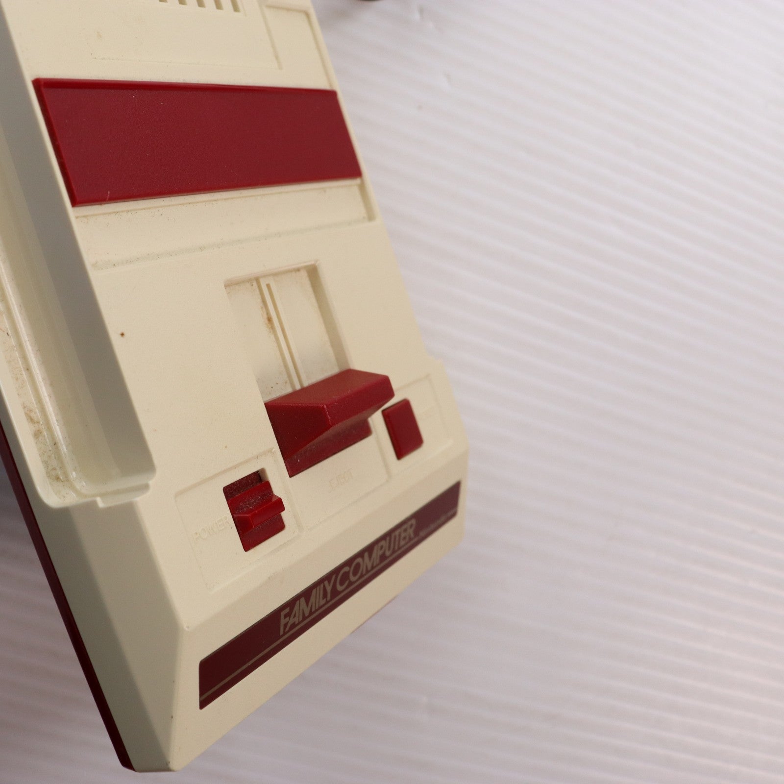 【中古即納】[FC] (本体) ニンテンドークラシックミニ ファミリーコンピュータ 任天堂(CLV-S-HVCC)(20161110)