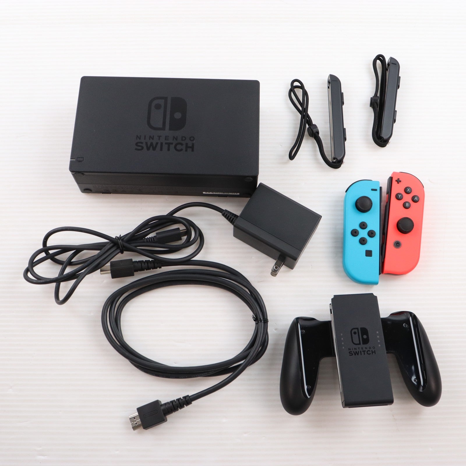 【中古即納】[Switch] (本体) Nintendo Switch(ニンテンドースイッチ) Joy-Con(L) ネオンブルー/(R) ネオンレッド 任天堂(HAD-S-KABAA)(20190830)