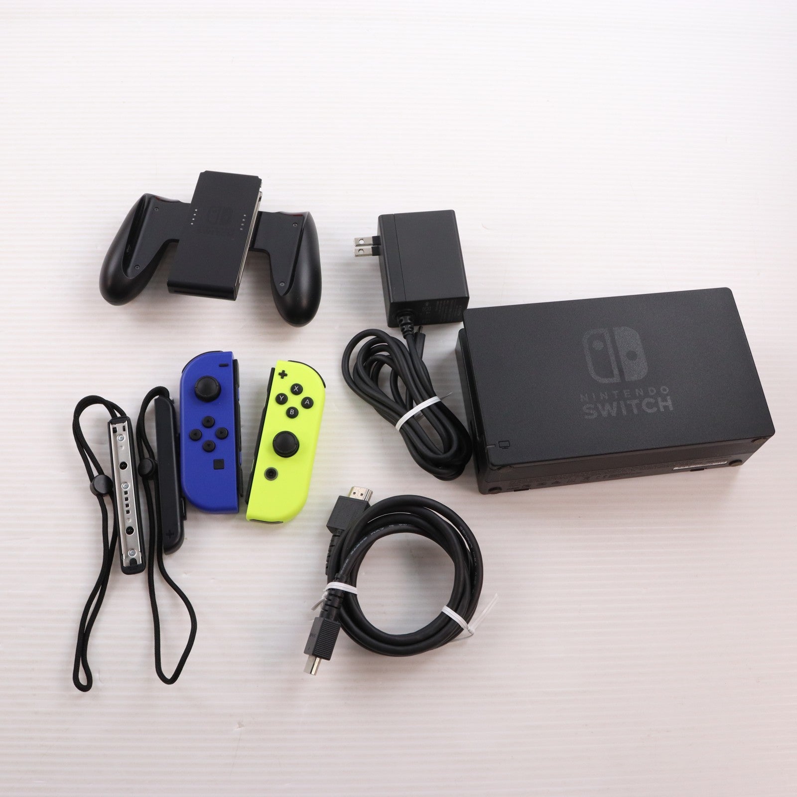 【中古即納】[Switch] (本体) Nintendo Switch(ニンテンドースイッチ) Joy-Con(L)/R グレー 任天堂(HAC-S-KAAAA)(20170303)